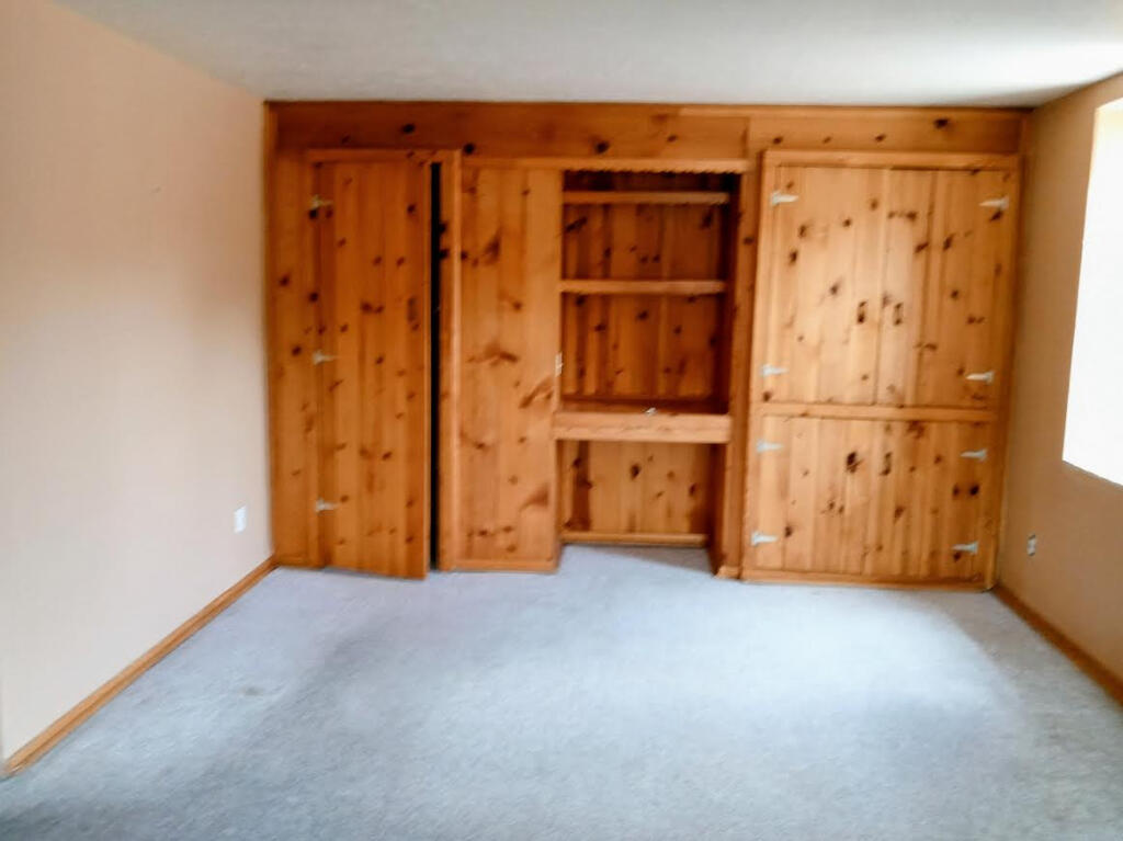 Photo 3 — 959 S Hill Road