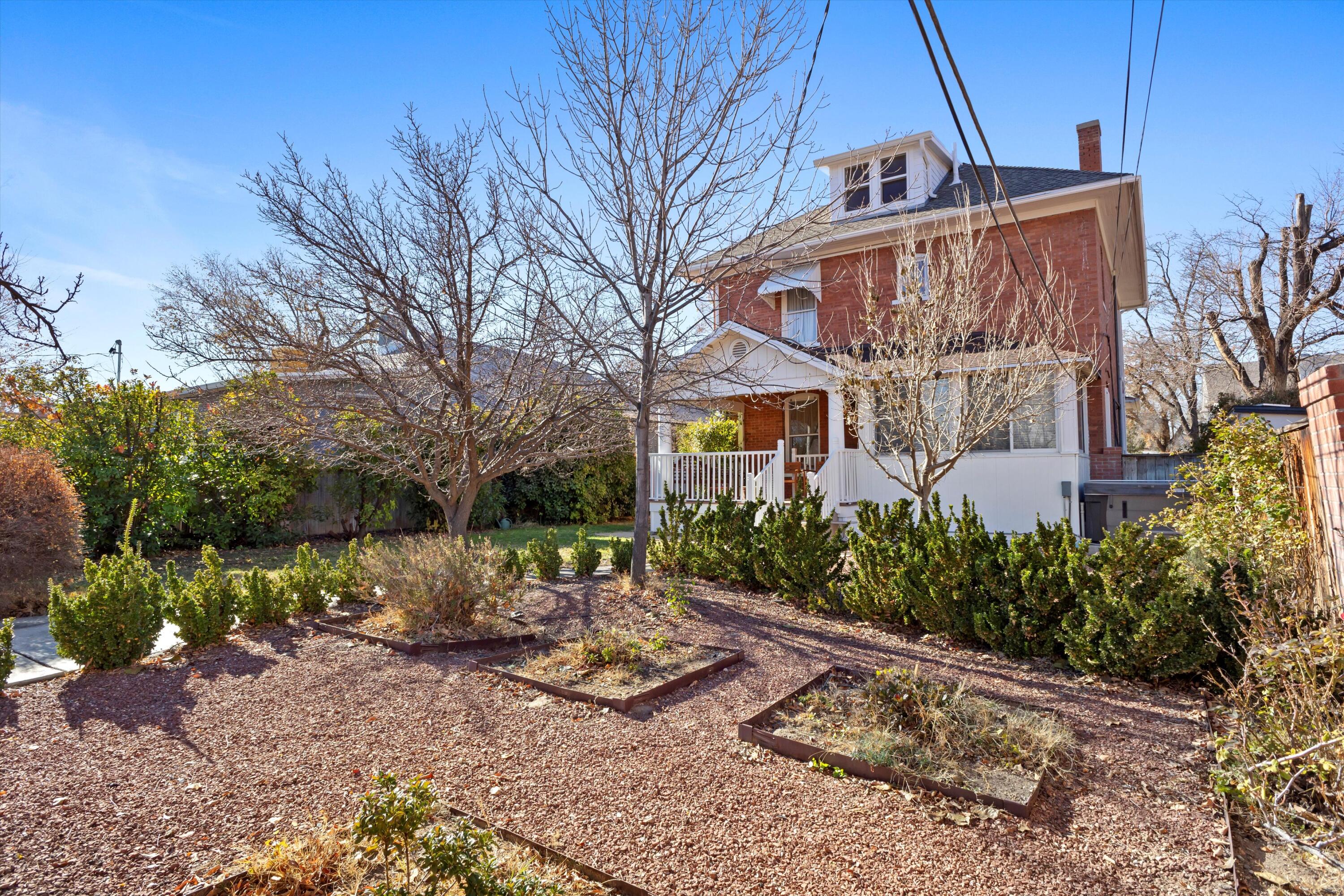Photo 9 — 412 11th Street NW