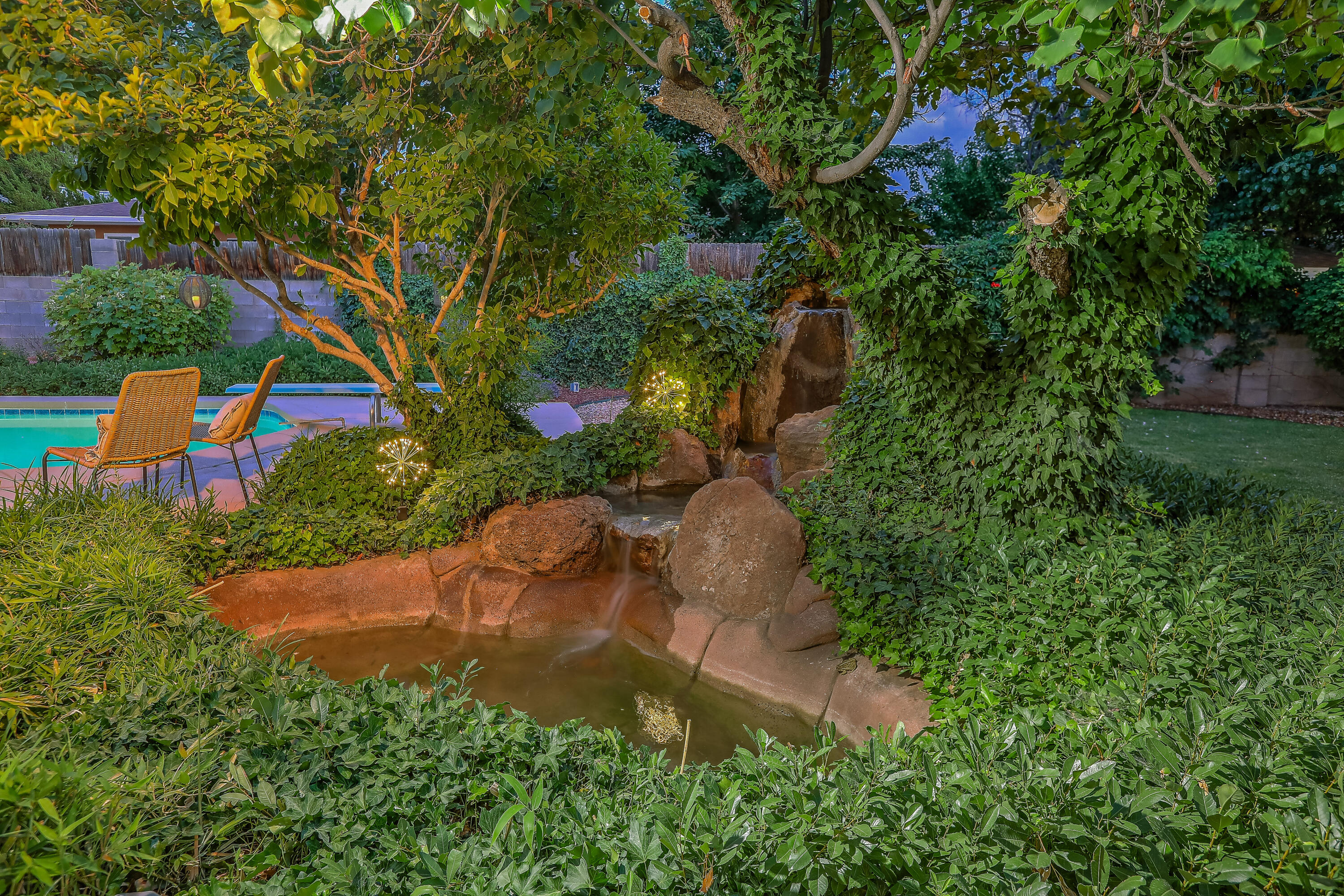 Photo 6 — 6608 Arroyo Del Oso Avenue NE