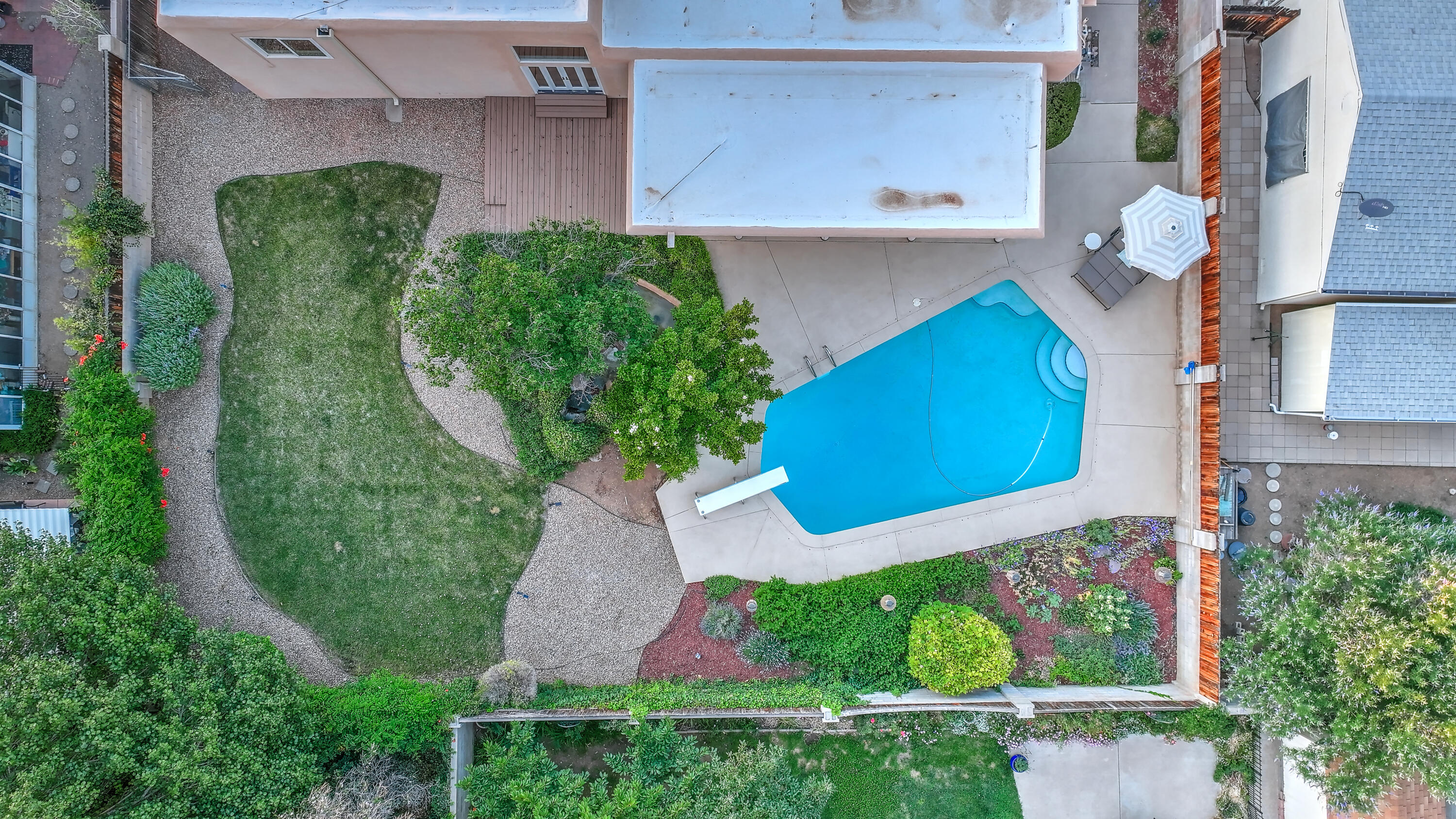 Photo 12 — 6608 Arroyo Del Oso Avenue NE