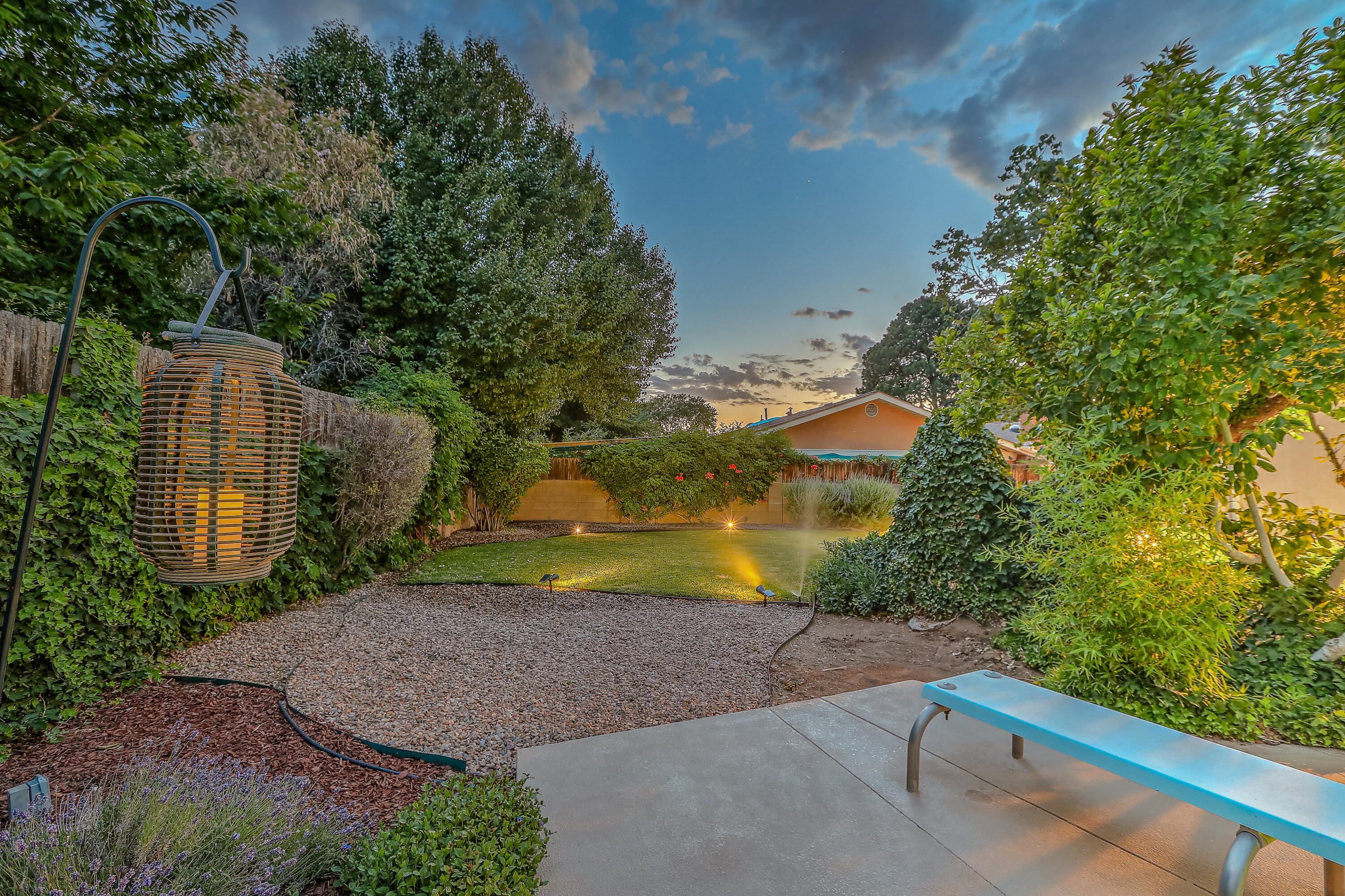 Photo 19 — 6608 Arroyo Del Oso Avenue NE