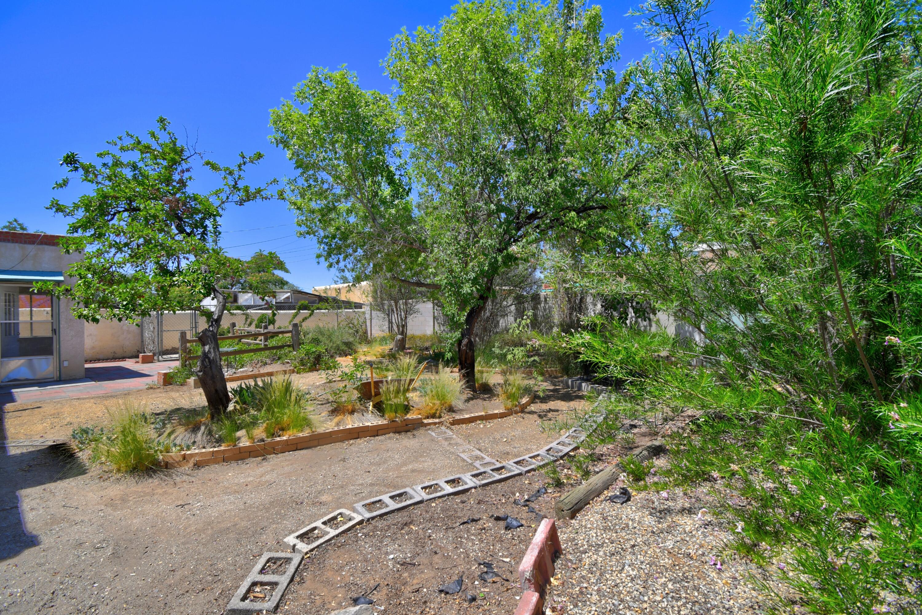Photo 3 — 1515 Hermosa Drive SE