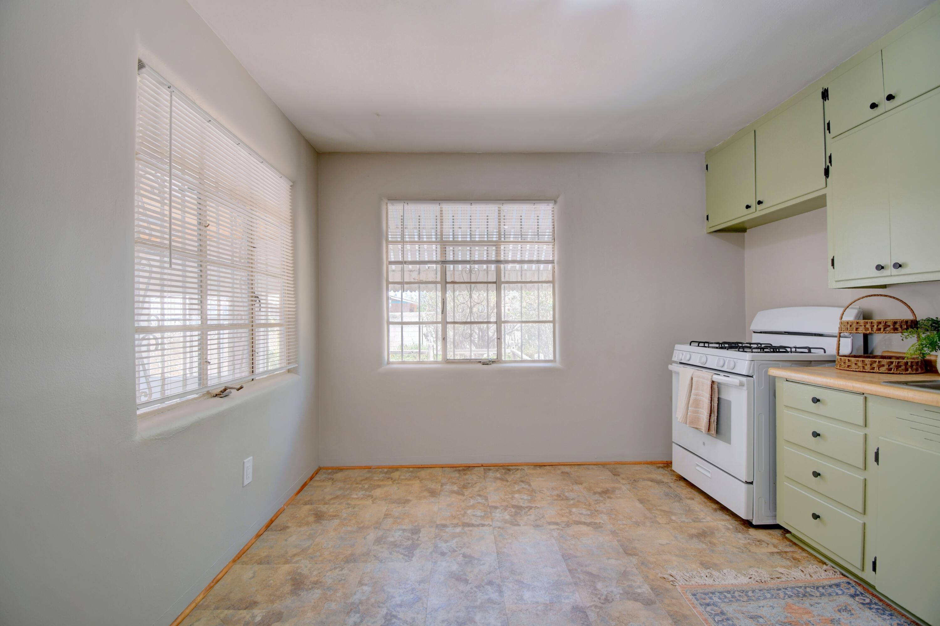 Photo 13 — 1515 Hermosa Drive SE