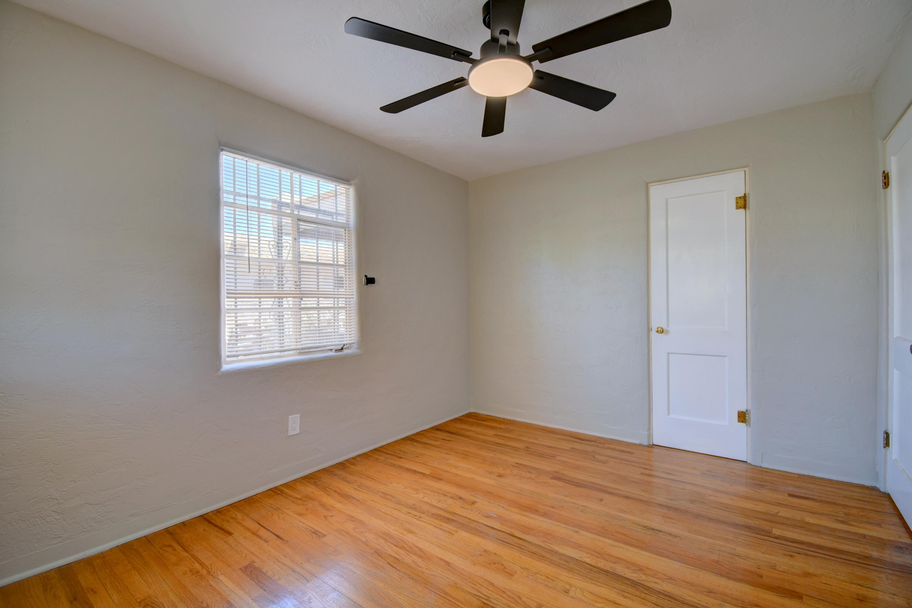 Photo 4 — 1515 Hermosa Drive SE