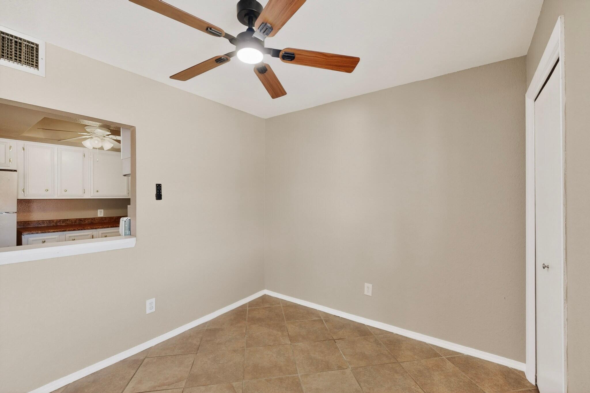 Photo 20 — 921 Country Club Drive SE APT J