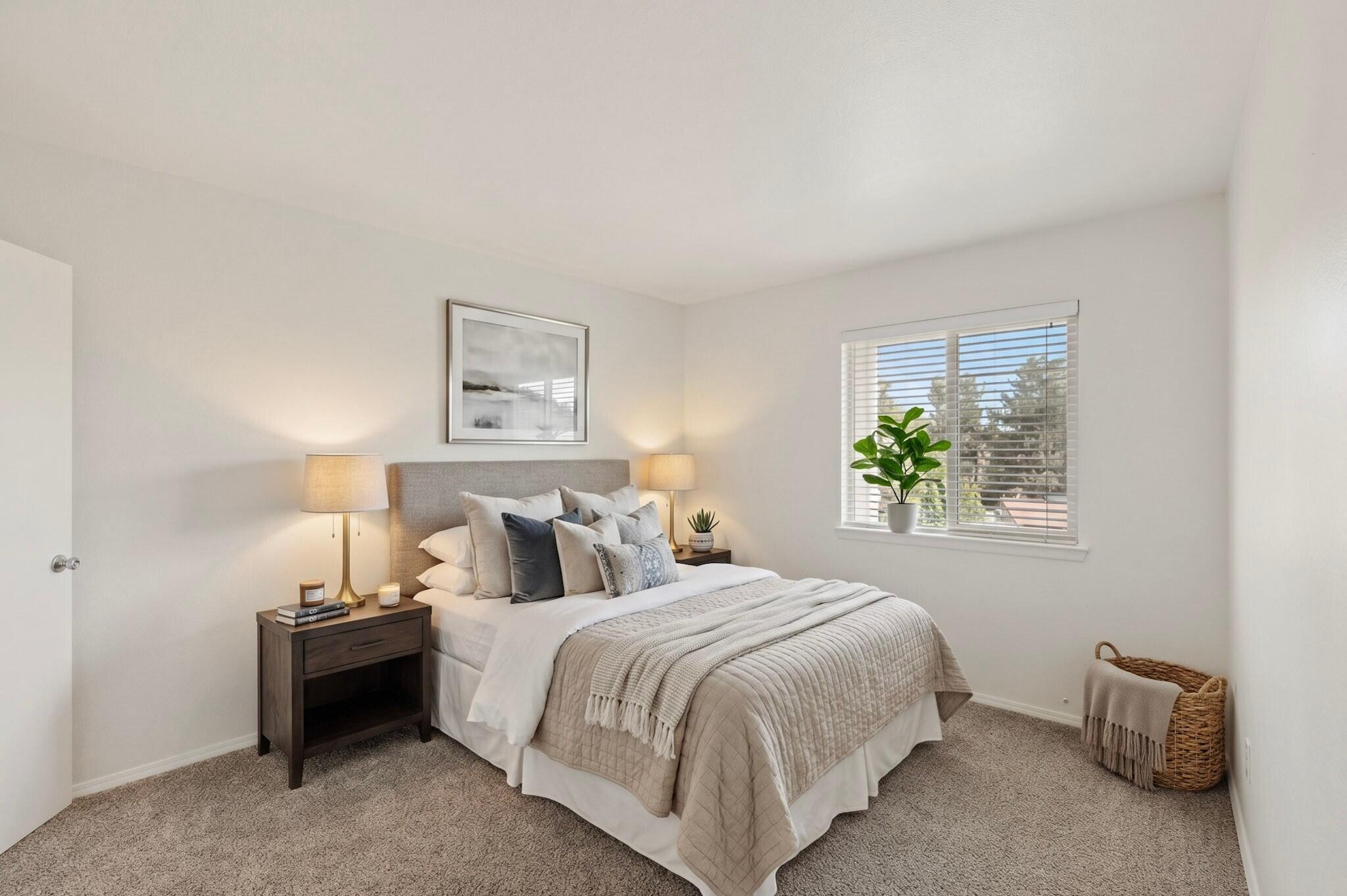 Photo 4 — 921 Country Club Drive SE APT J