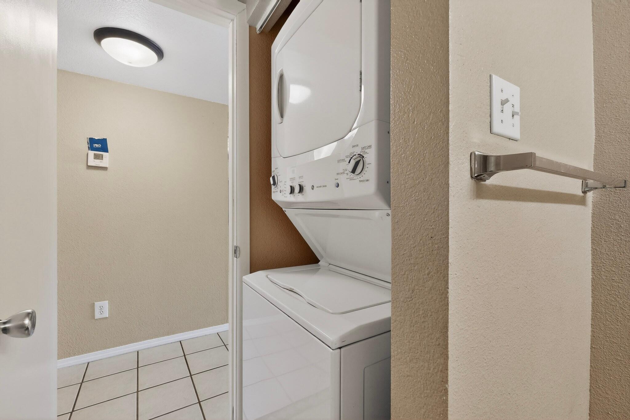Photo 6 — 921 Country Club Drive SE APT J