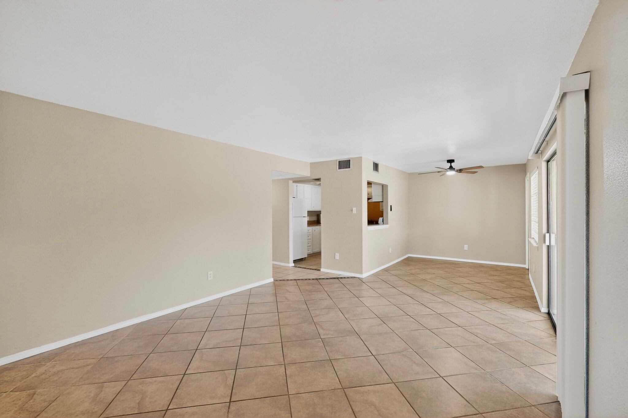 Photo 15 — 921 Country Club Drive SE APT J