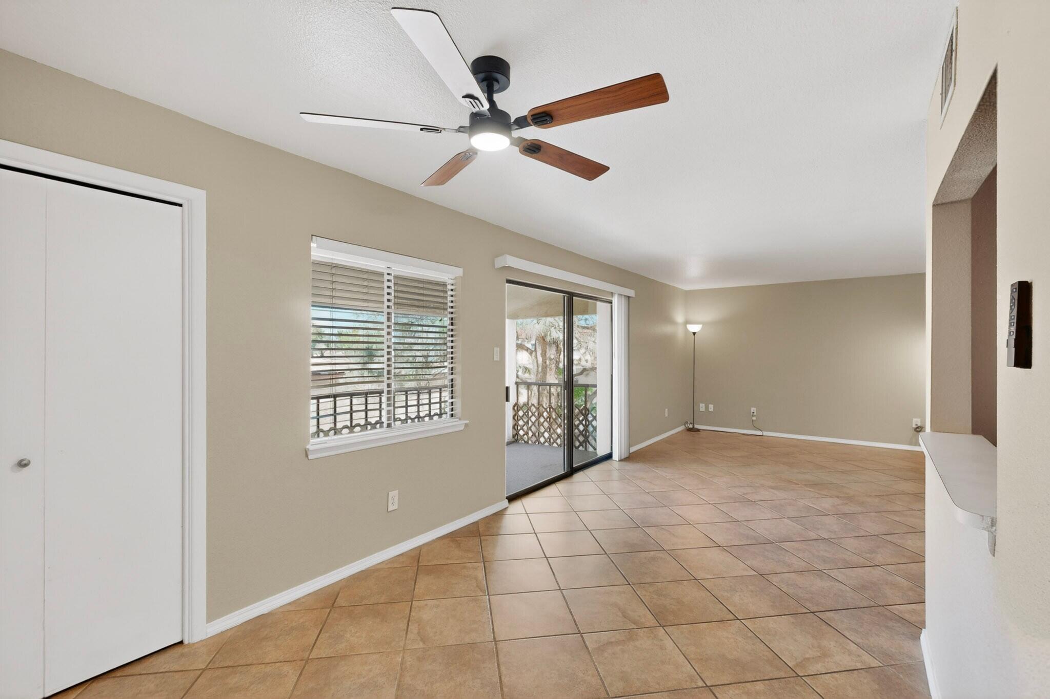Photo 17 — 921 Country Club Drive SE APT J