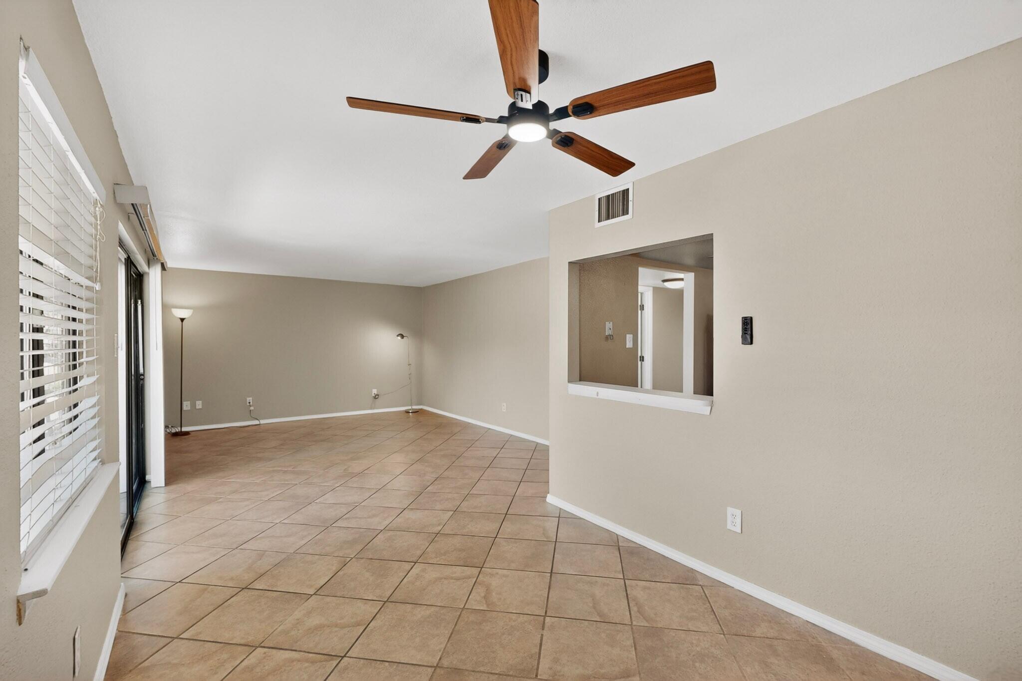Photo 18 — 921 Country Club Drive SE APT J