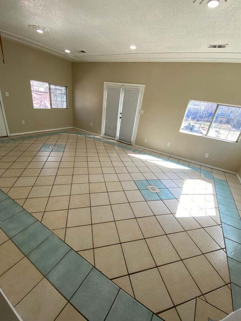 Photo 8 — 3022 Aaron Court SW