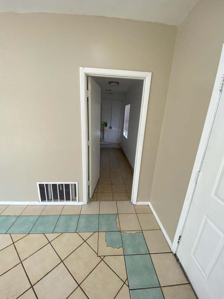 Photo 4 — 3022 Aaron Court SW