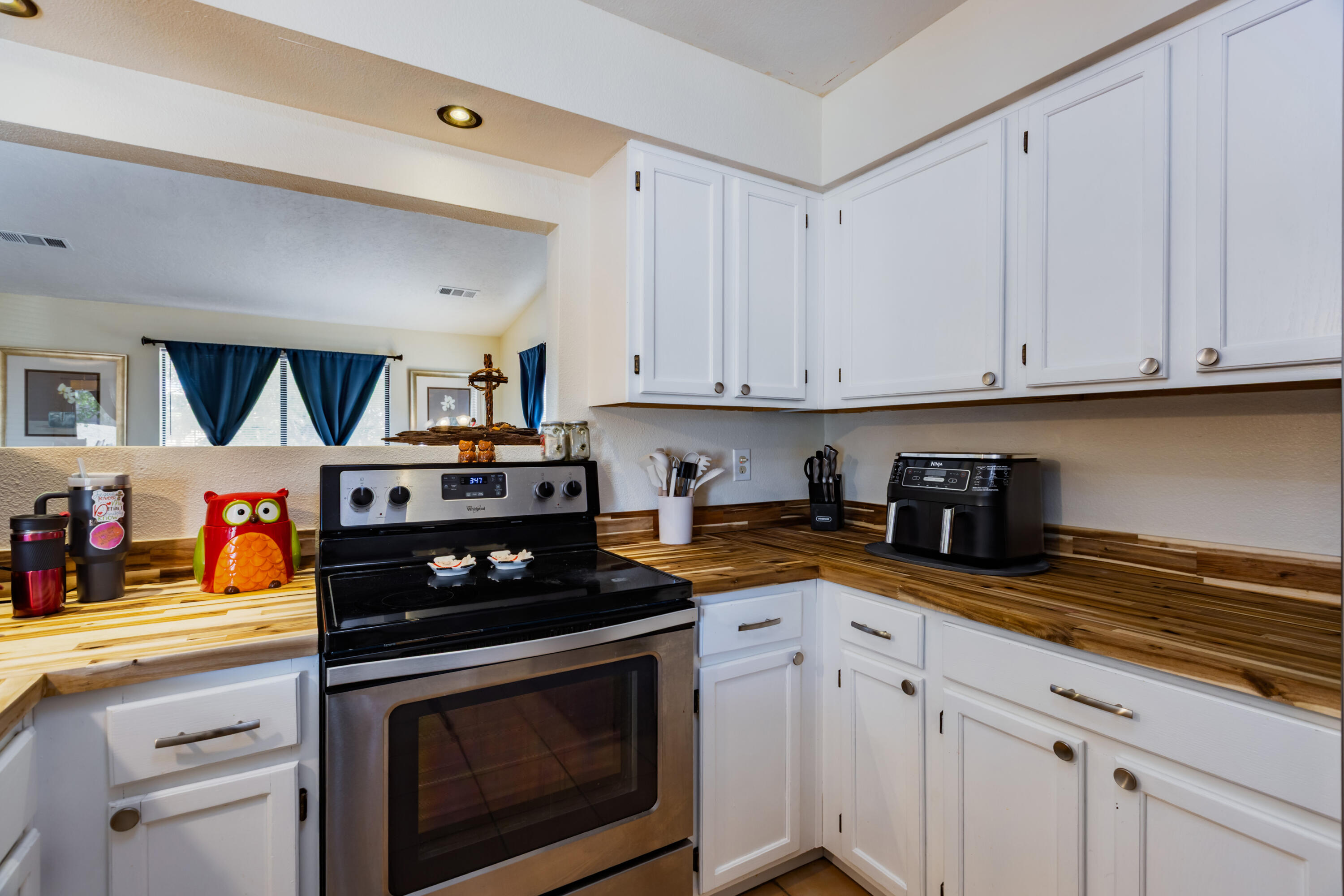 Photo 14 — 4255 Pumice Drive NE