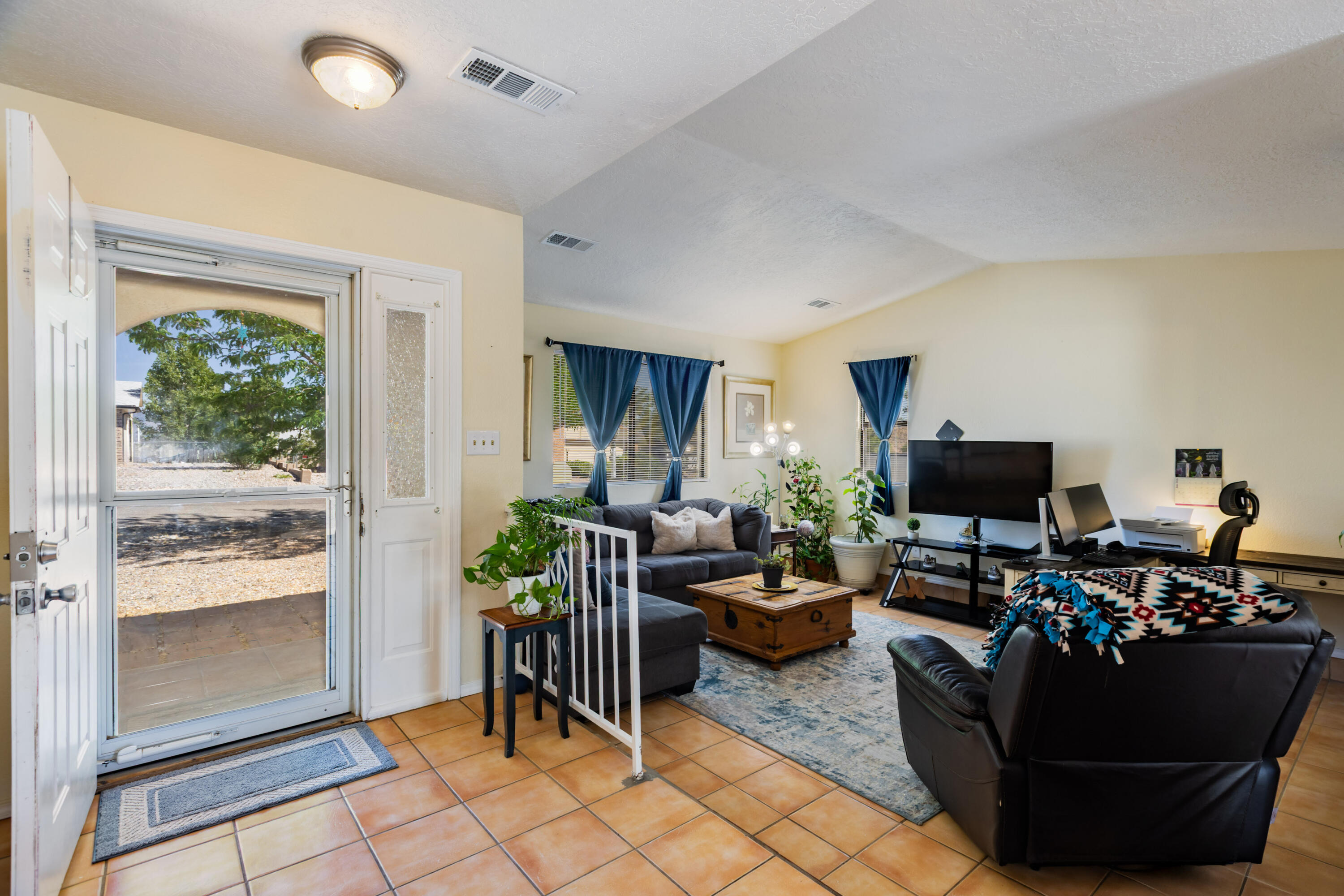 Photo 17 — 4255 Pumice Drive NE