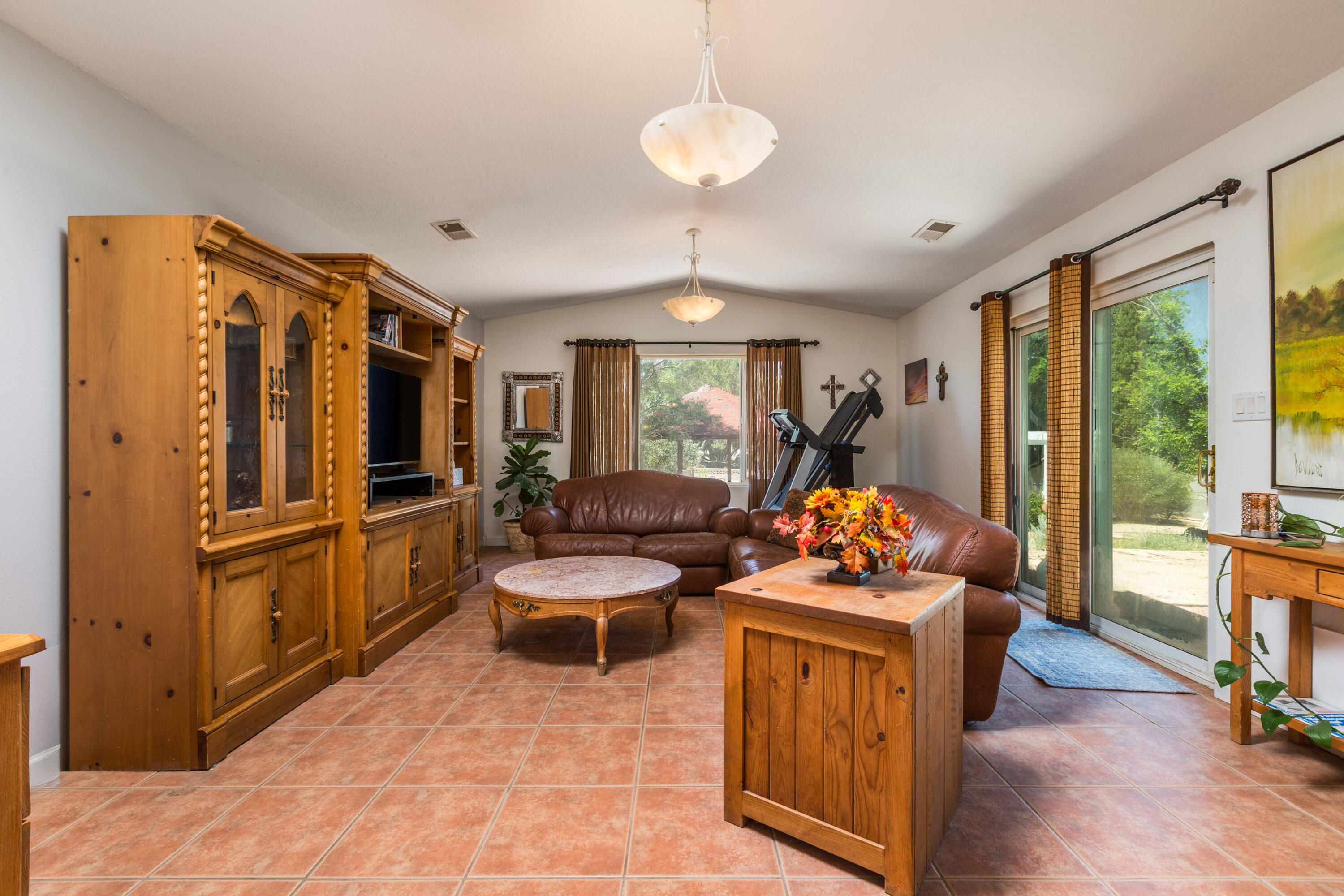 Photo 15 — 10405 Mazatlan Drive NE