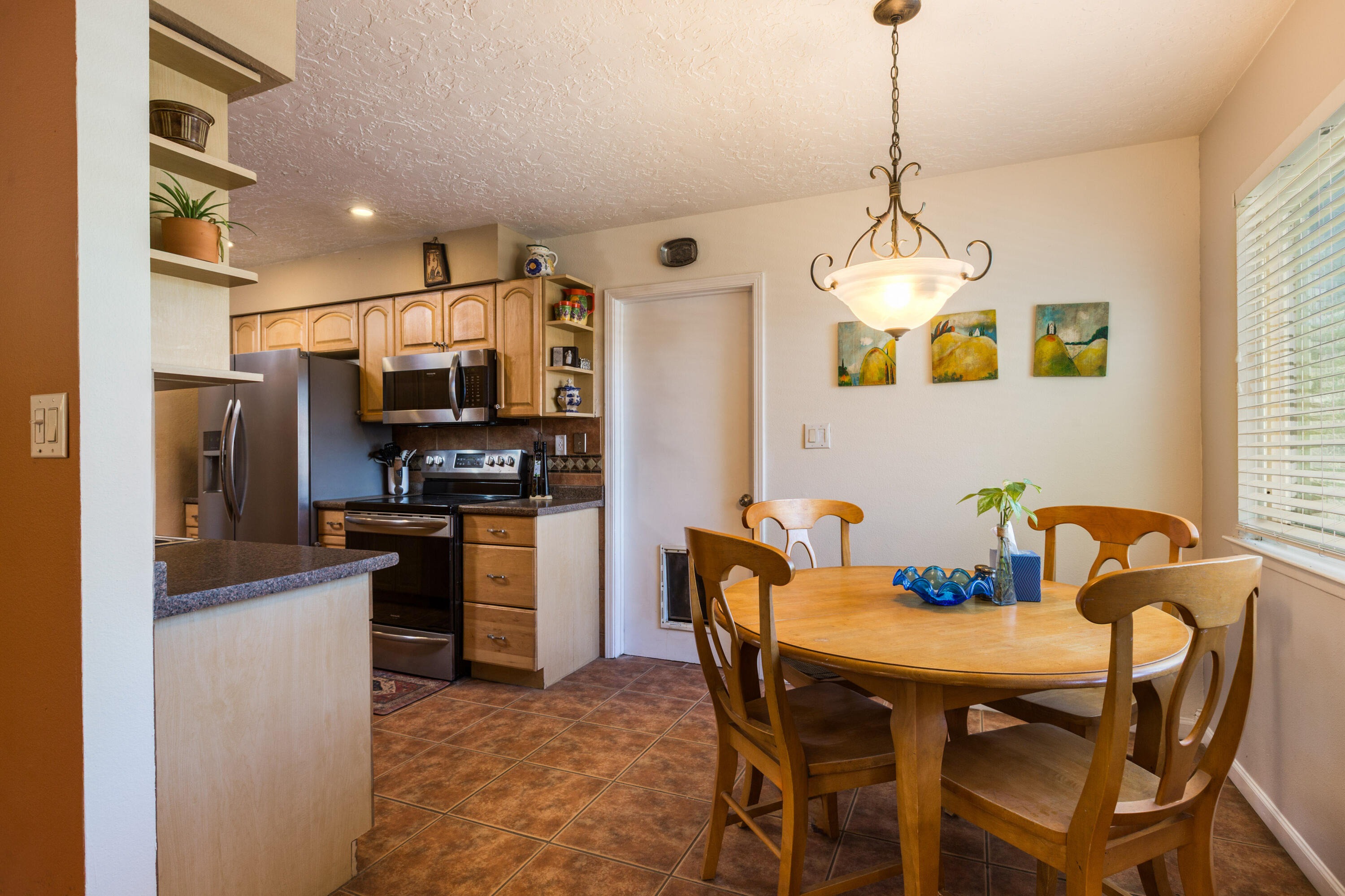 Photo 14 — 10405 Mazatlan Drive NE