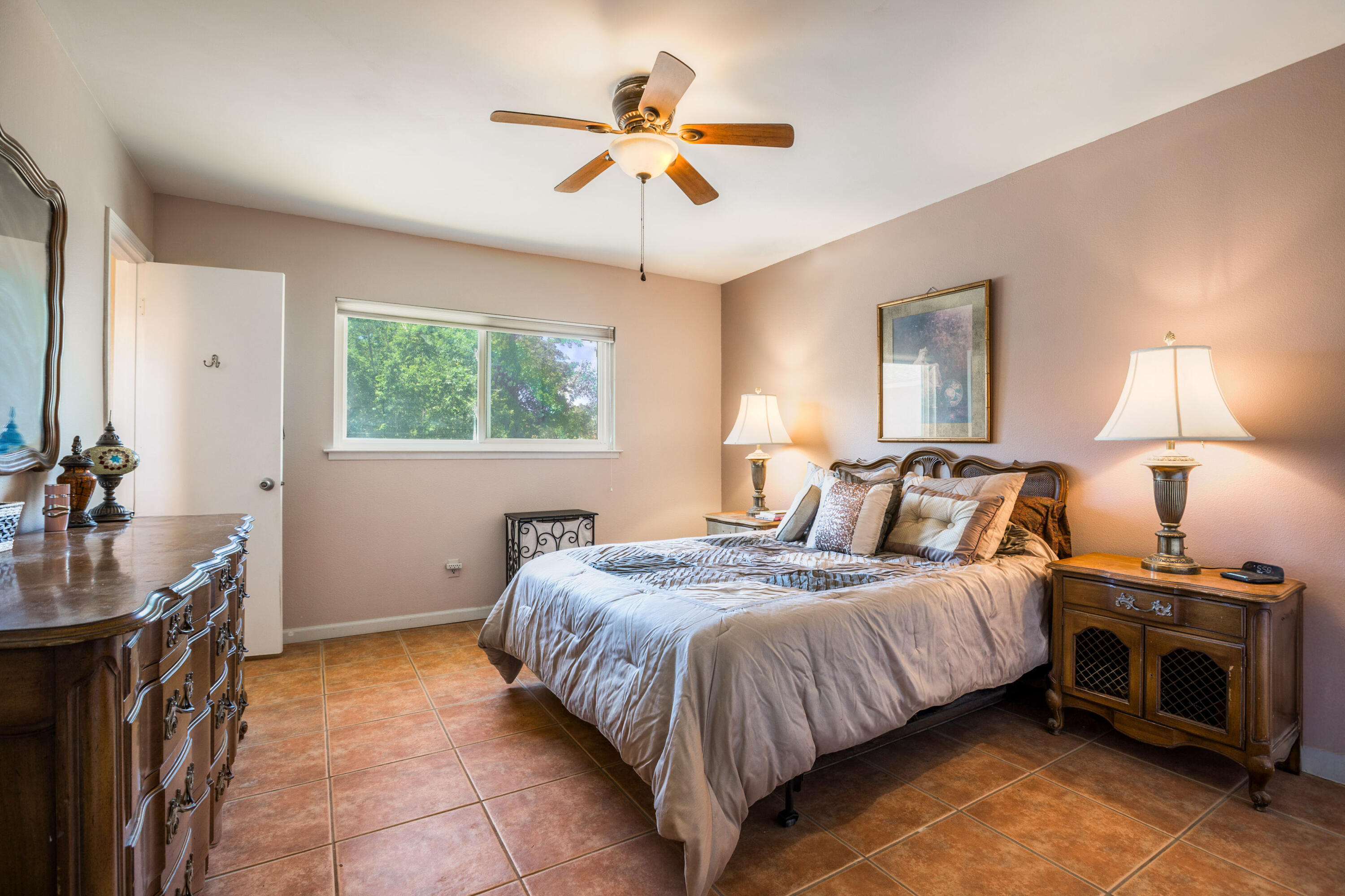 Photo 11 — 10405 Mazatlan Drive NE
