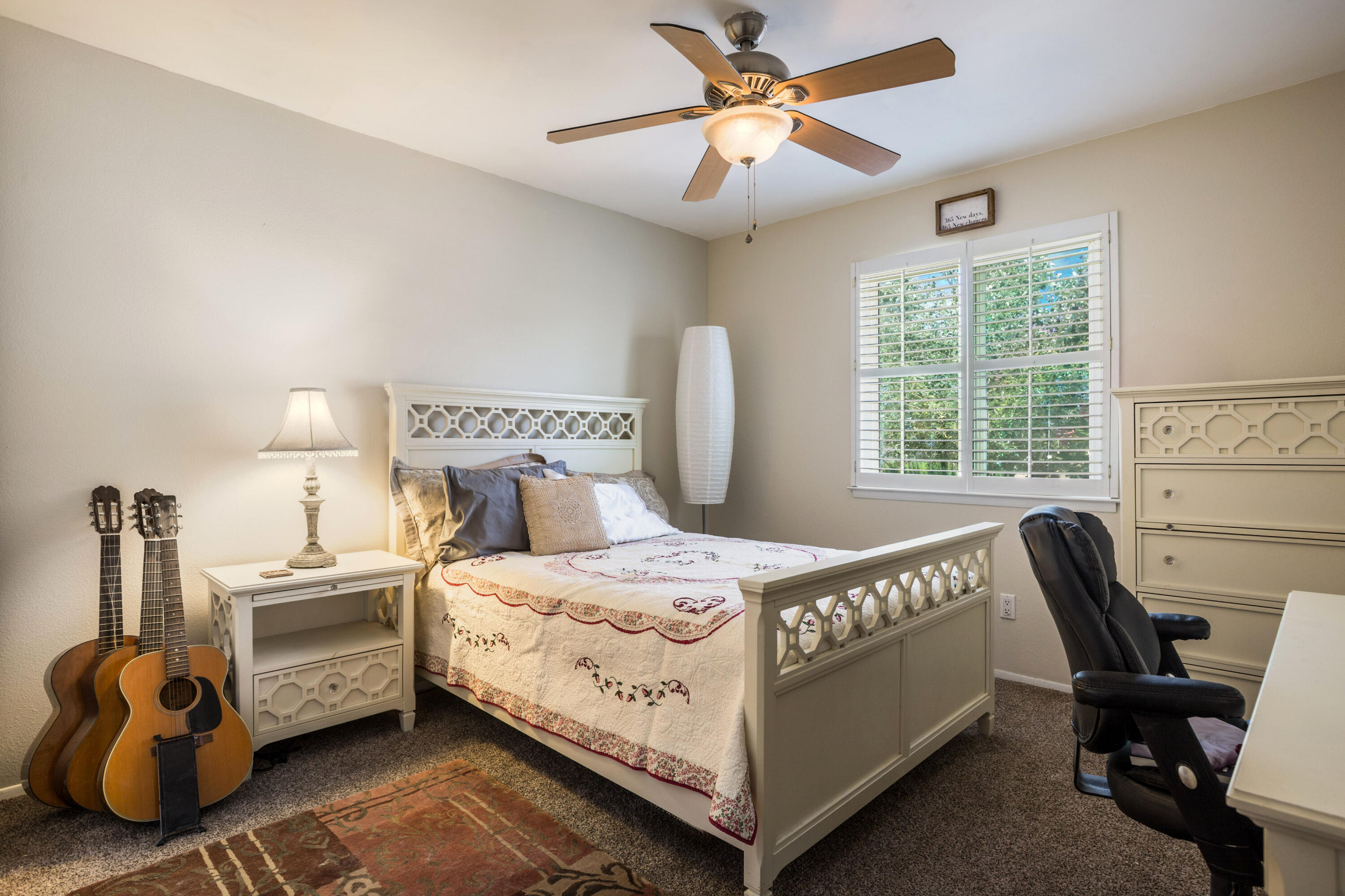 Photo 8 — 10405 Mazatlan Drive NE