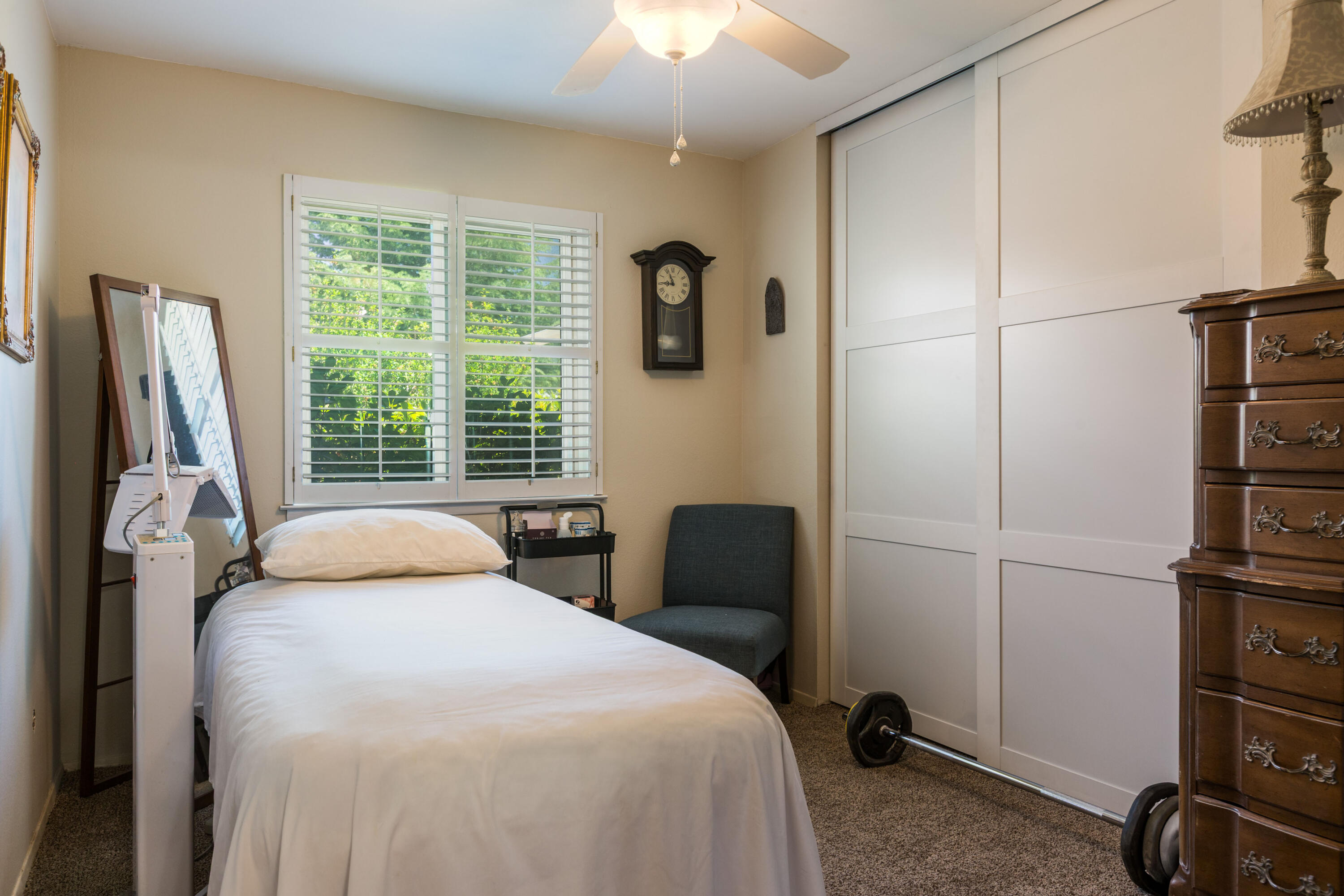 Photo 6 — 10405 Mazatlan Drive NE
