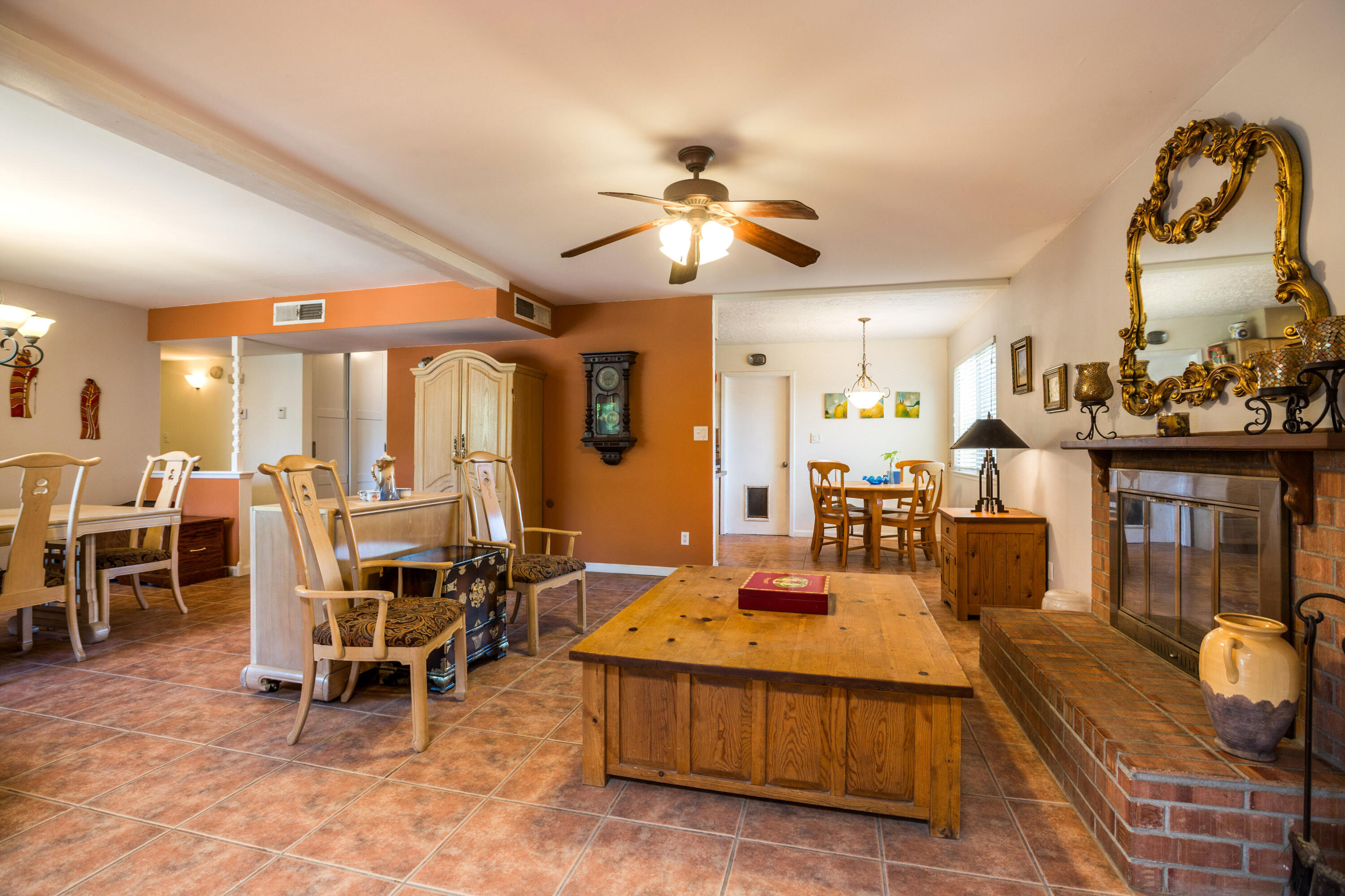 Photo 17 — 10405 Mazatlan Drive NE