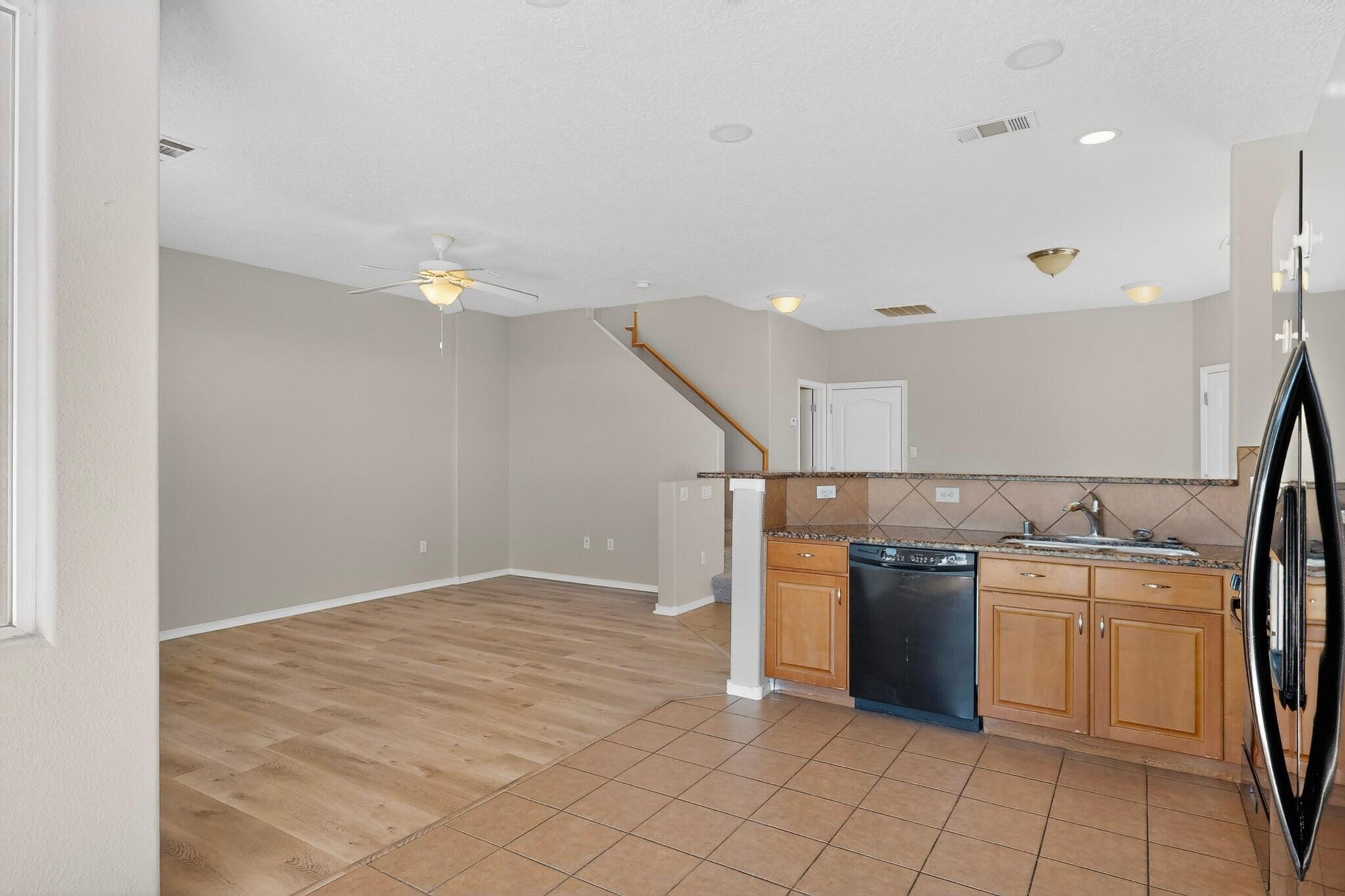 Photo 10 — 2448 Violeta Circle SE