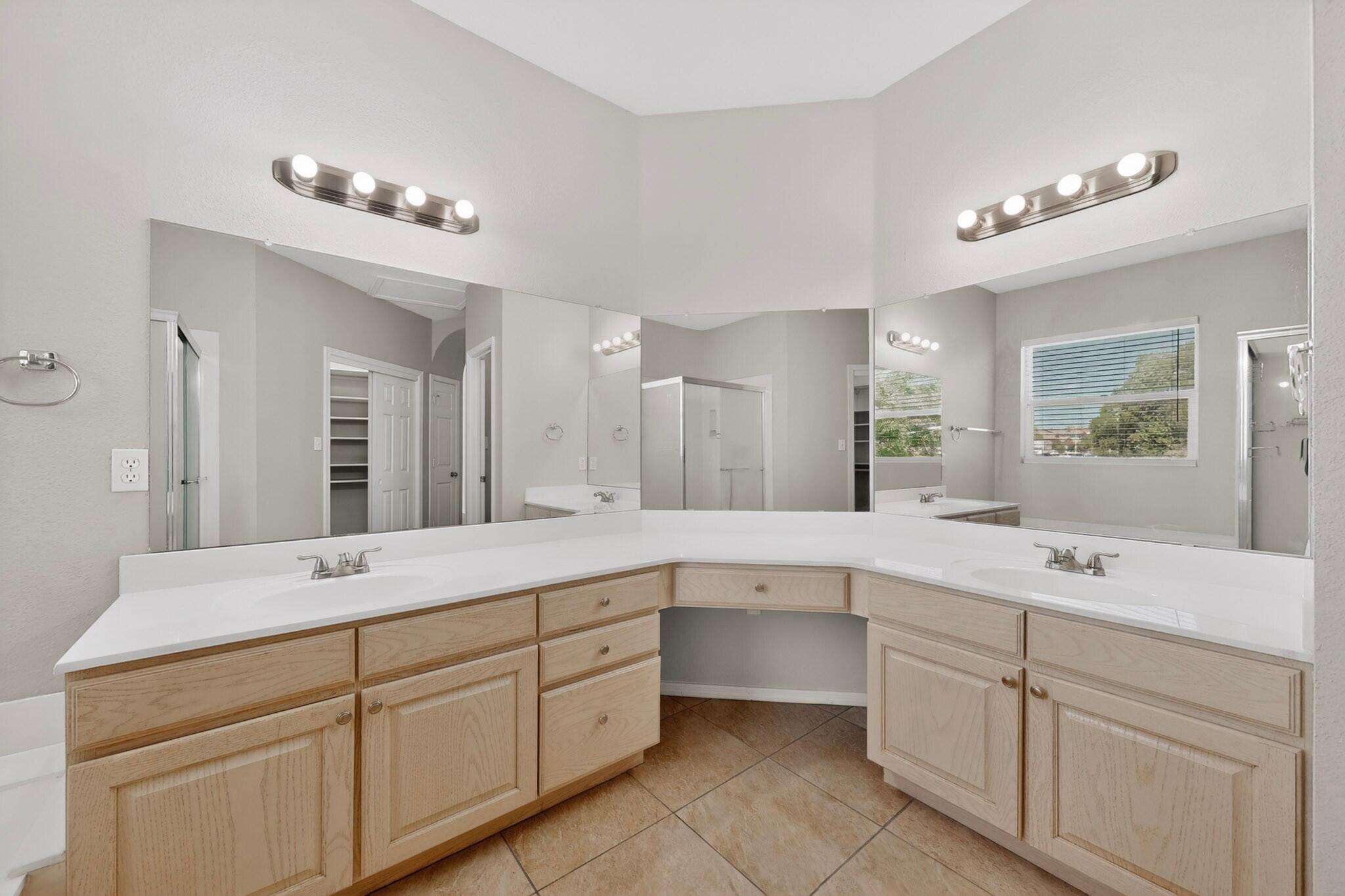 Photo 8 — 8009 Rancho Dorado Court NW