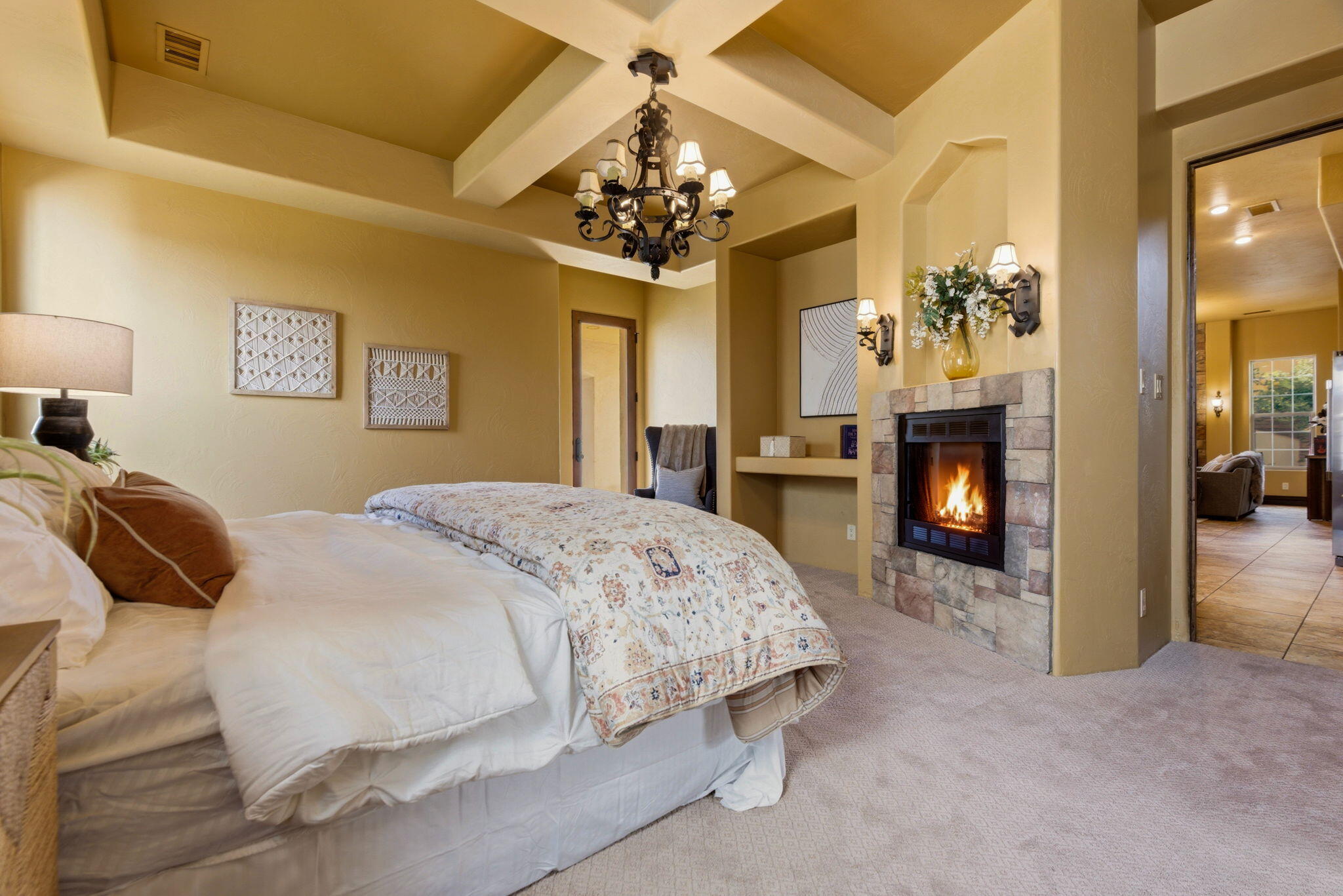 Photo 5 — 3723 Alamogordo Drive NW