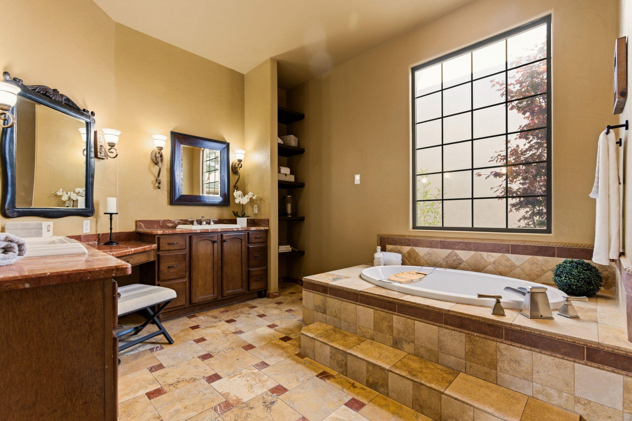 Photo 7 — 3723 Alamogordo Drive NW