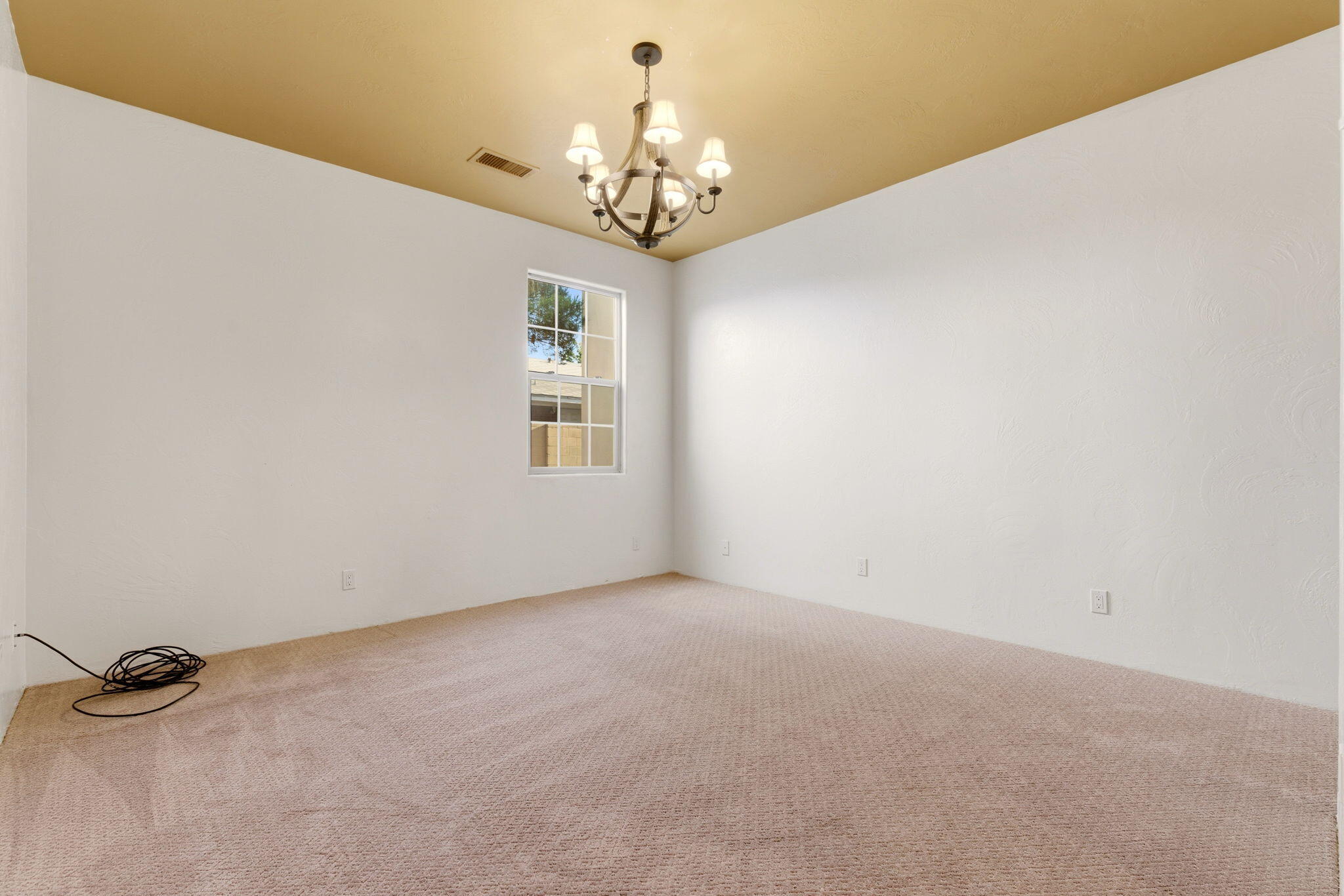 Photo 15 — 3723 Alamogordo Drive NW