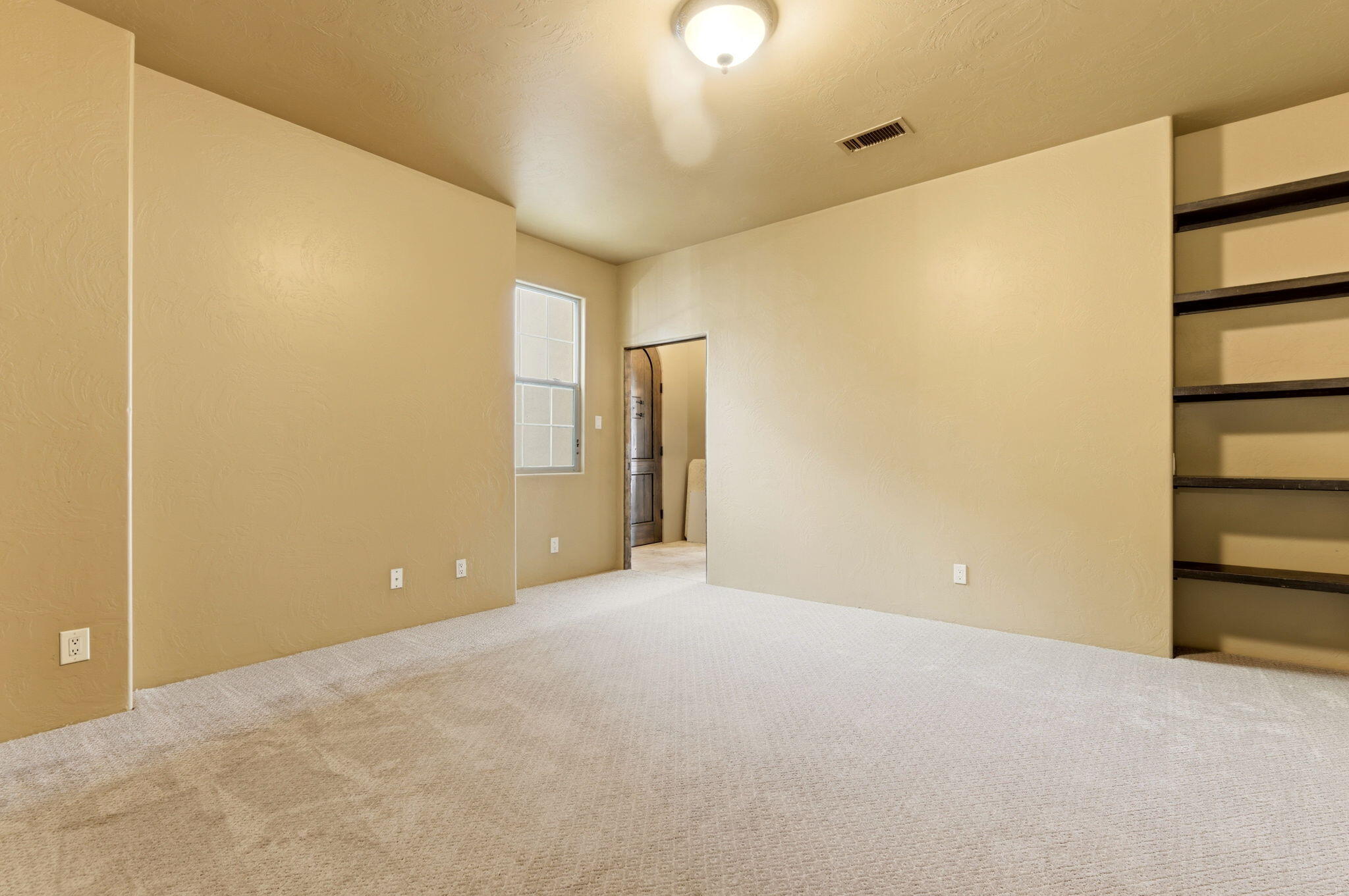 Photo 18 — 3723 Alamogordo Drive NW