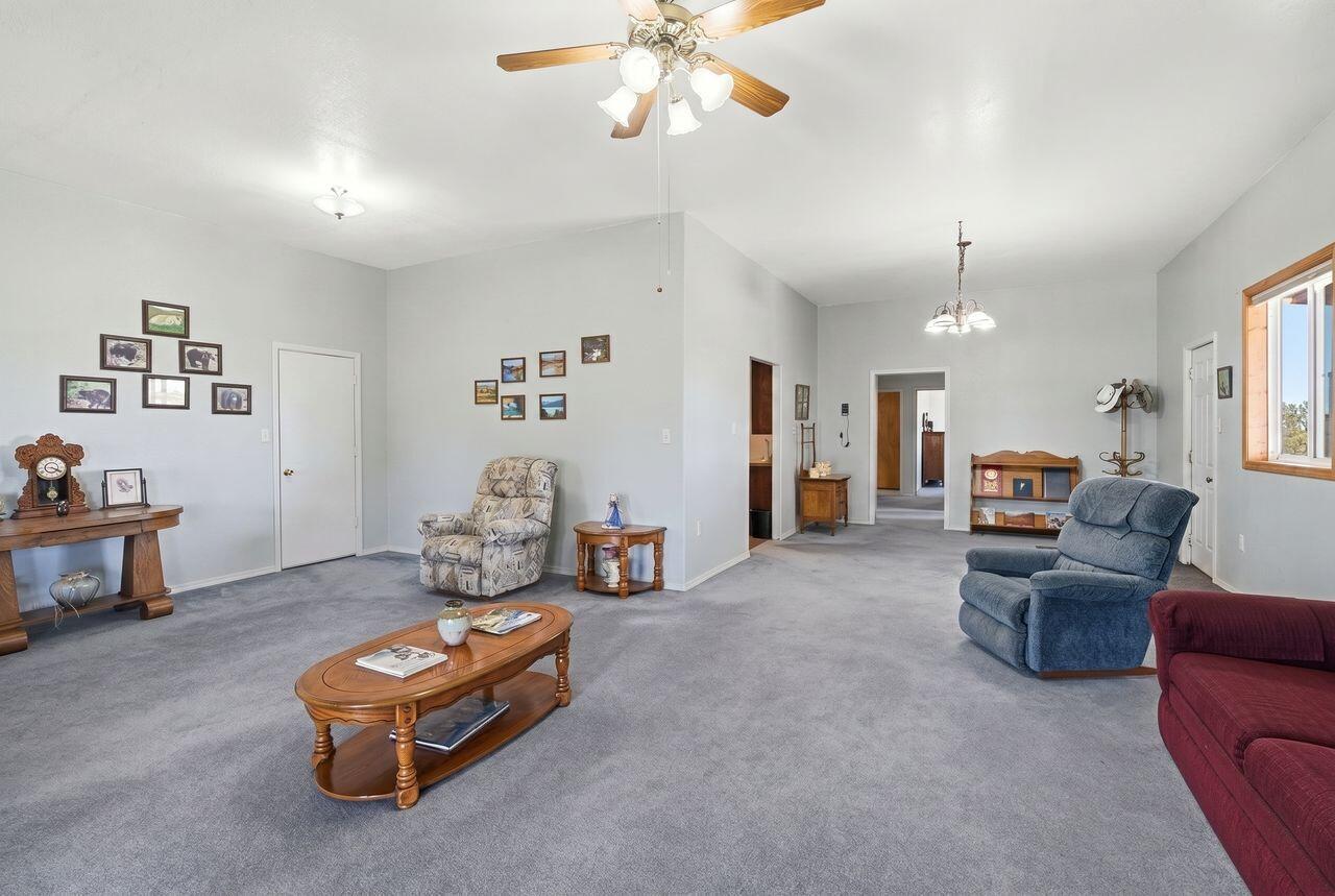 Photo 8 — 636 N Cedardale Avenue