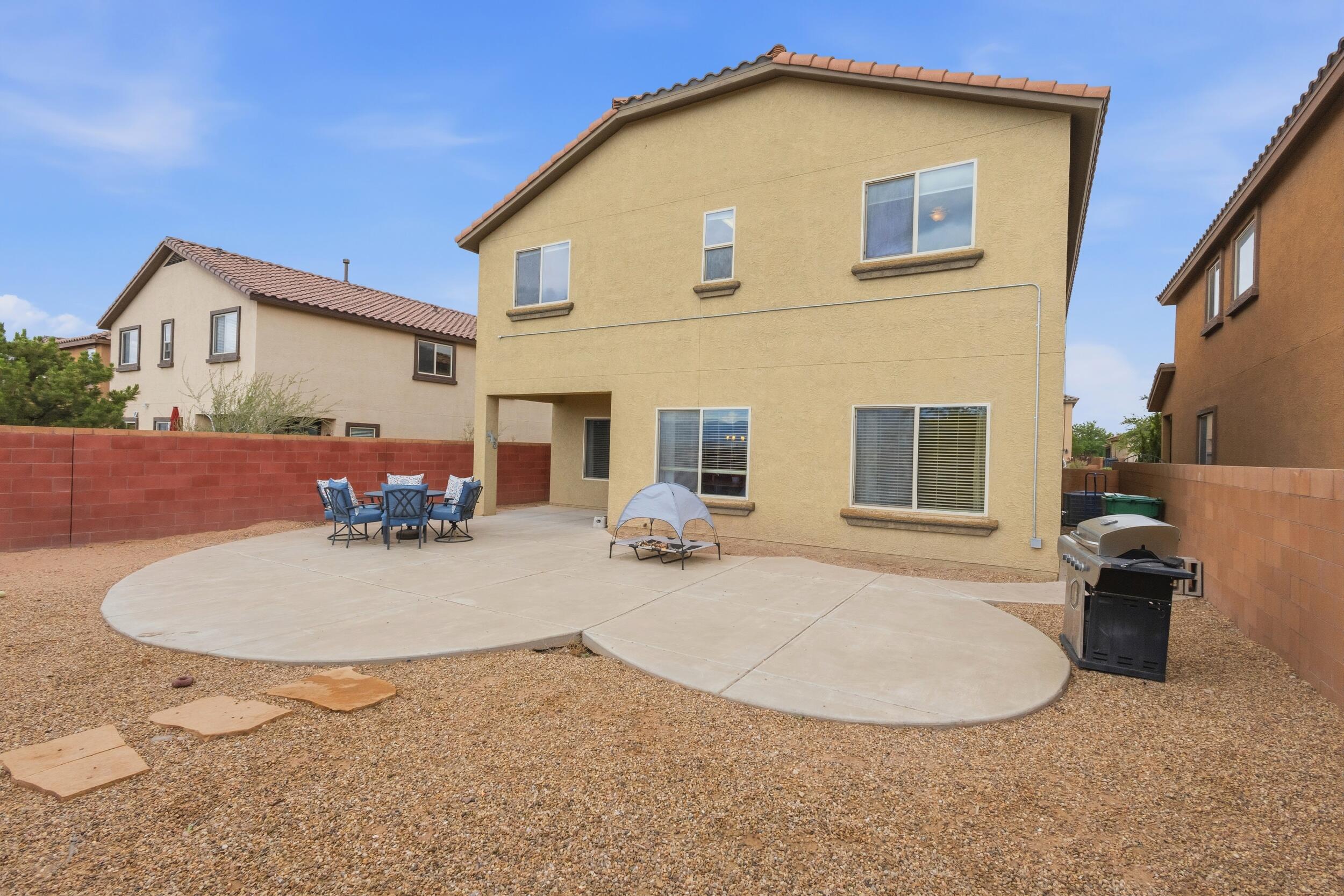 Photo 2 — 529 Loma Linda Loop NE