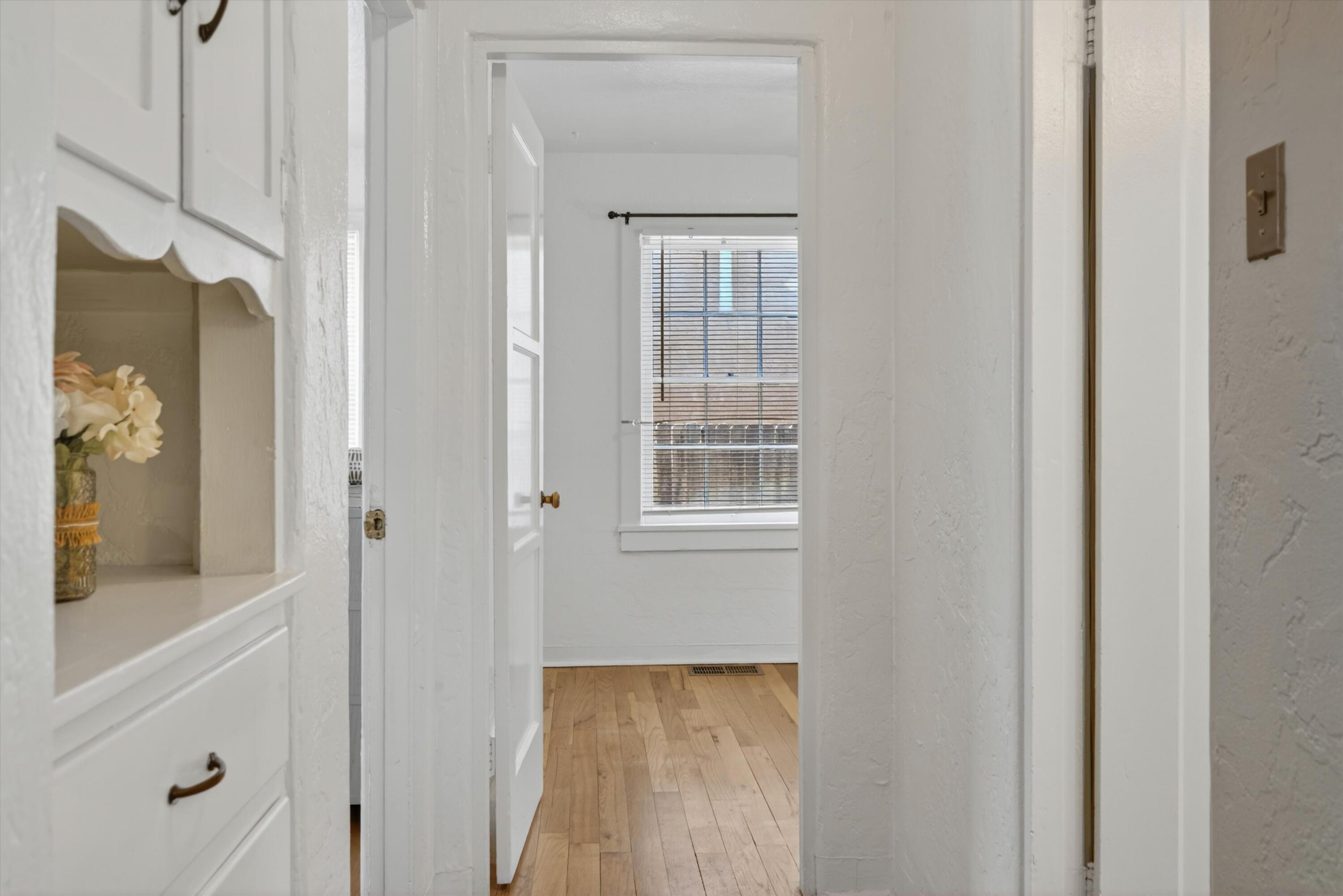 Photo 8 — 225 Morningside Drive NE