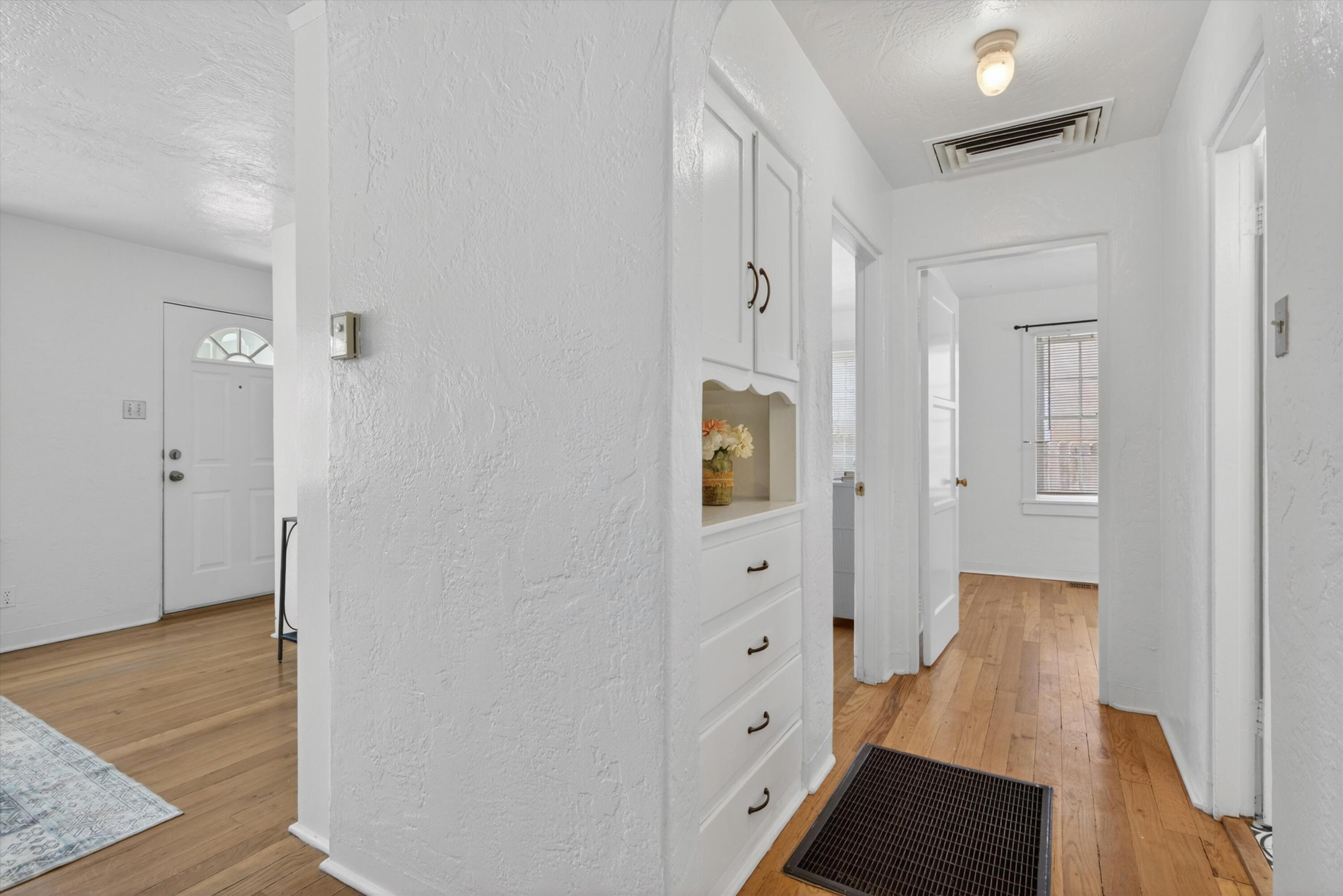 Photo 9 — 225 Morningside Drive NE