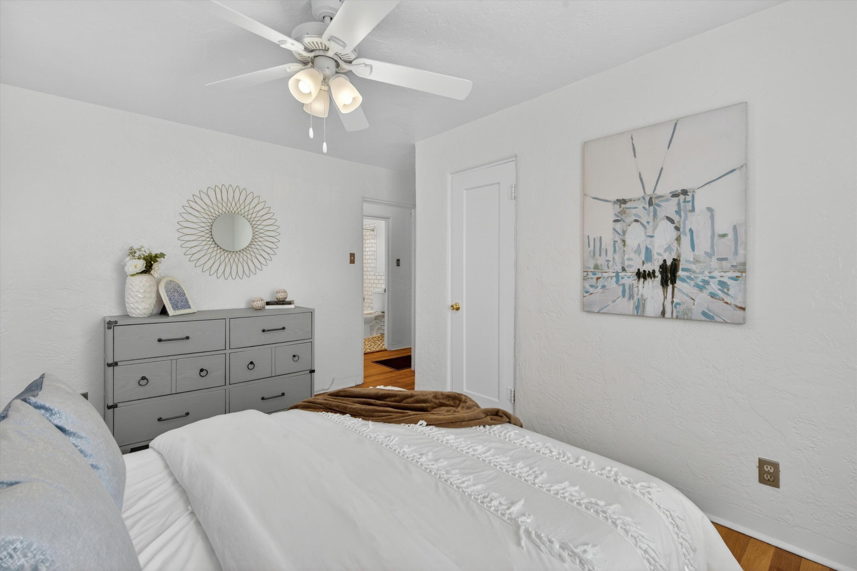Photo 15 — 225 Morningside Drive NE