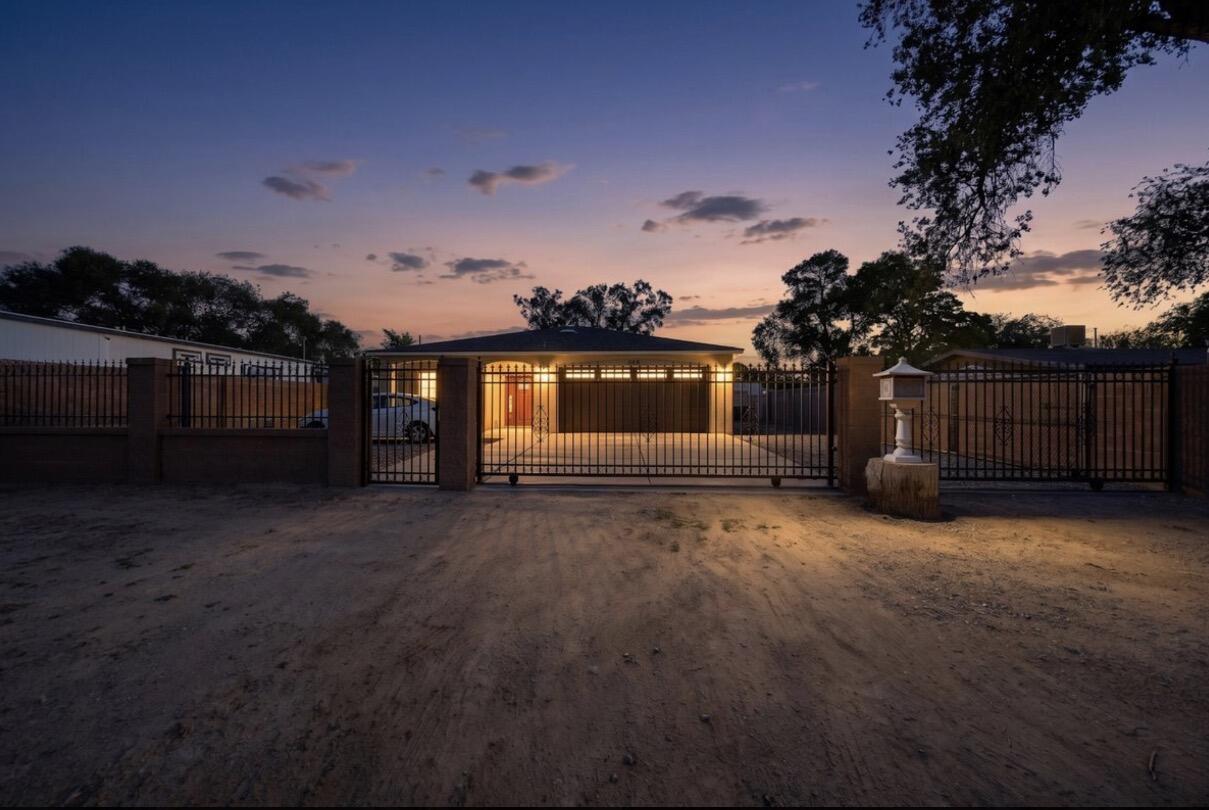 Photo 2 — 2527 Verde Road SW