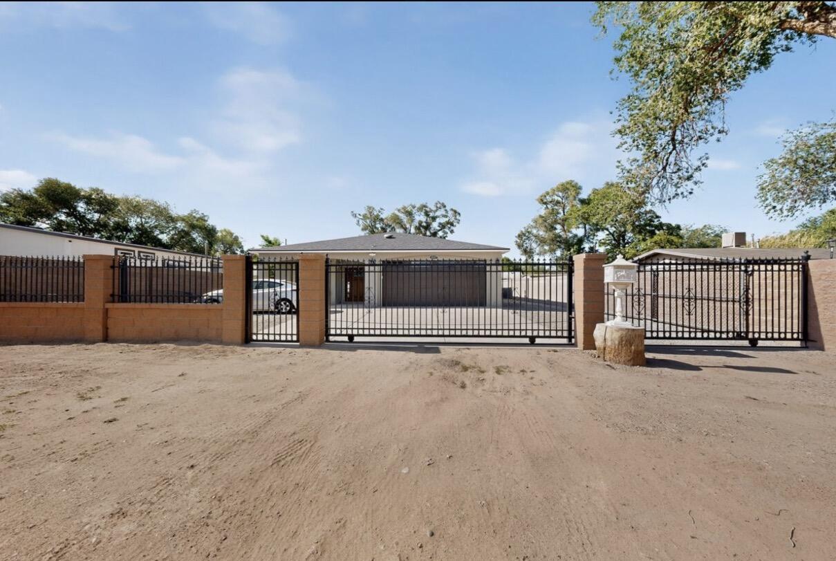 Photo 3 — 2527 Verde Road SW