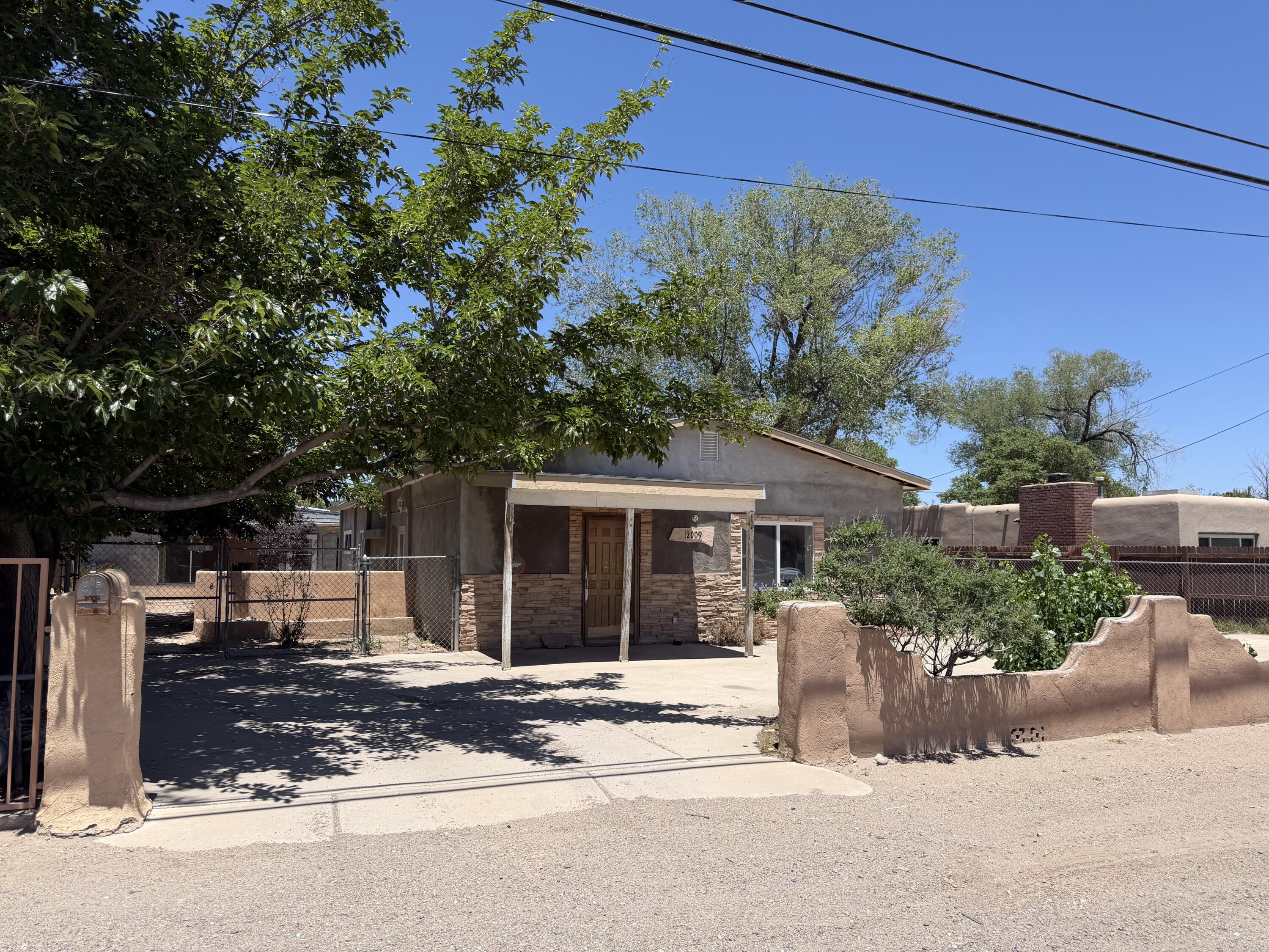 Photo 2 — 2009 Blake Road SW