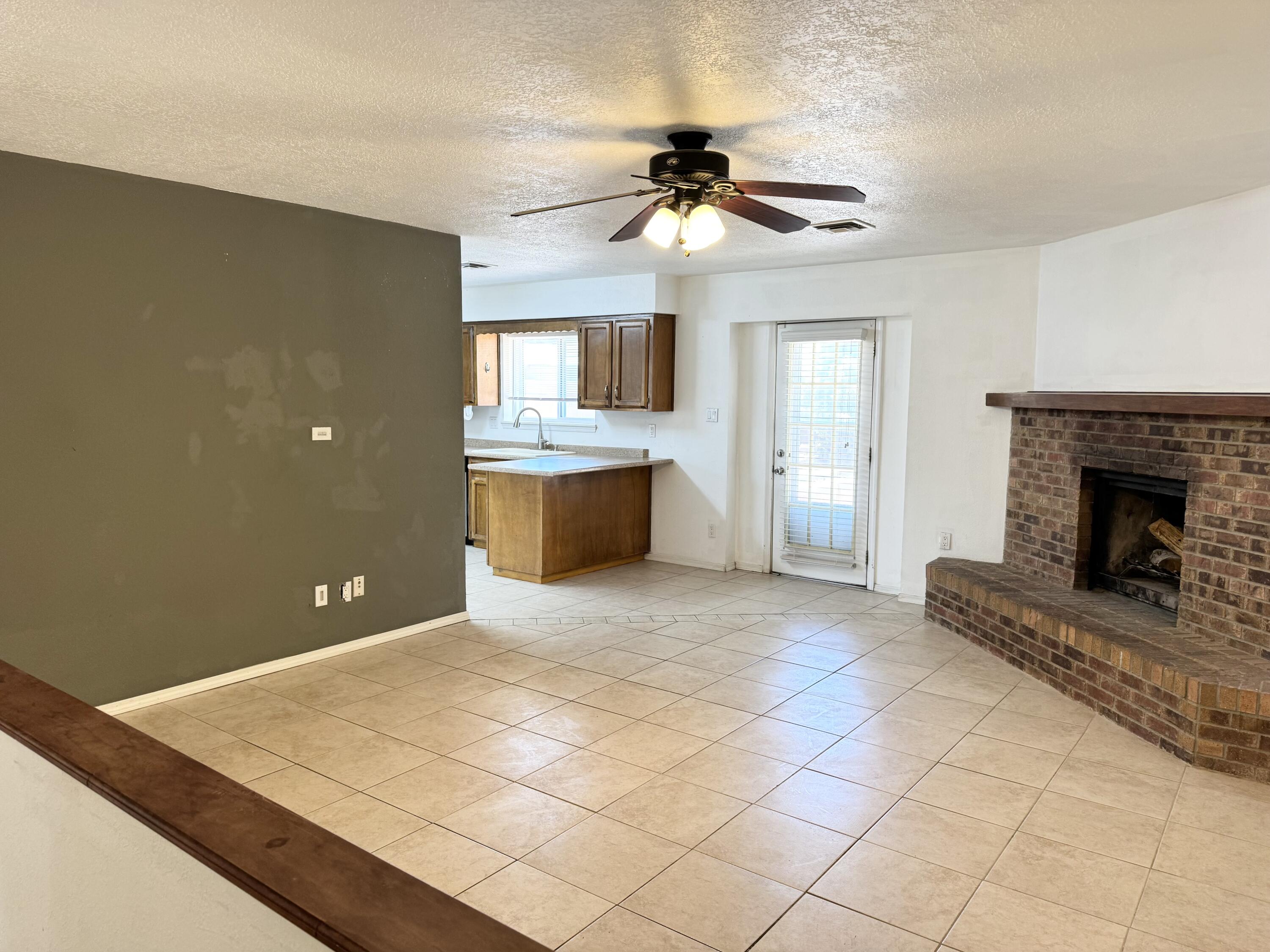 Photo 13 — 6205 Vista Montano Street NW
