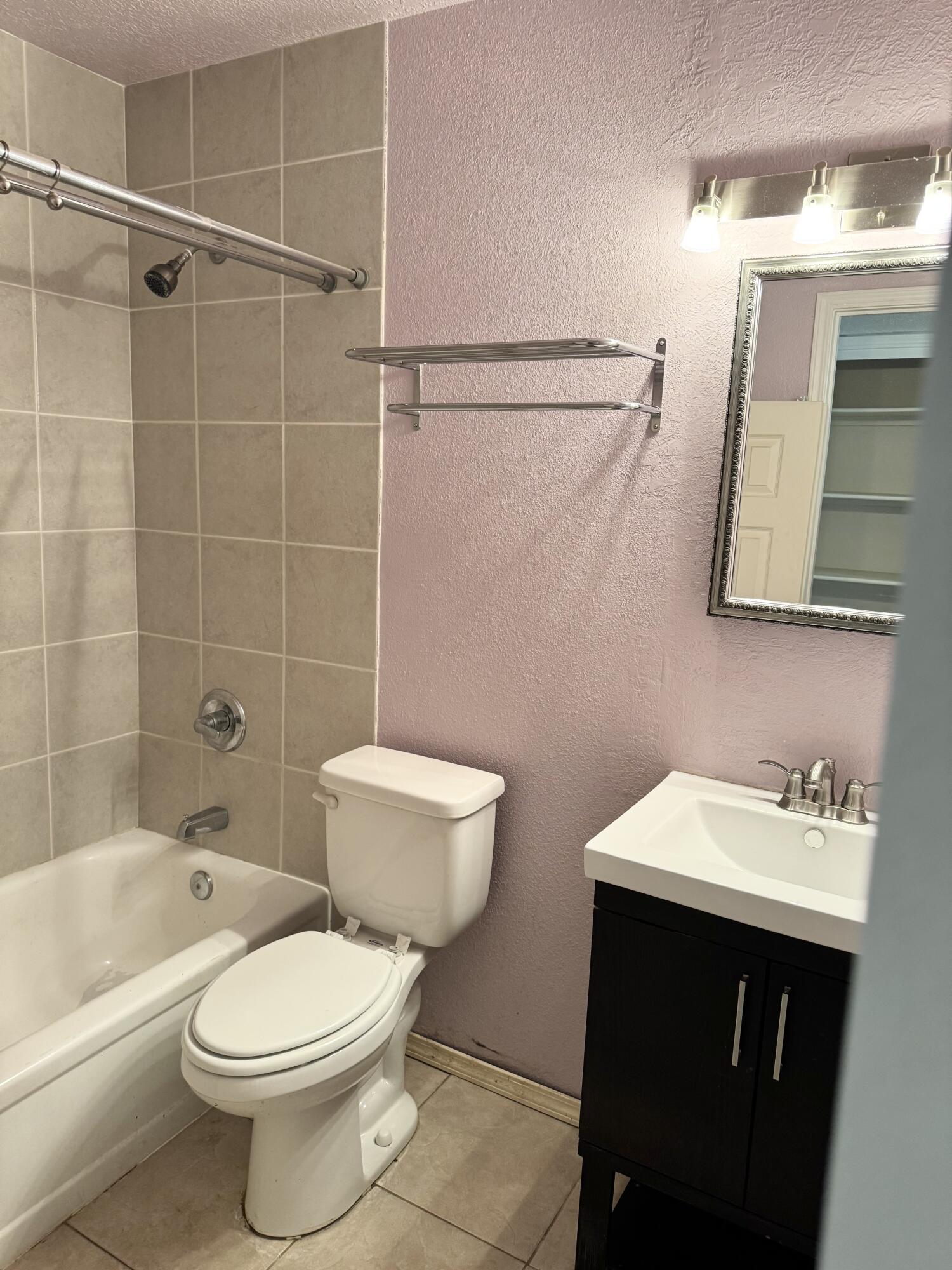 Photo 11 — 6205 Vista Montano Street NW