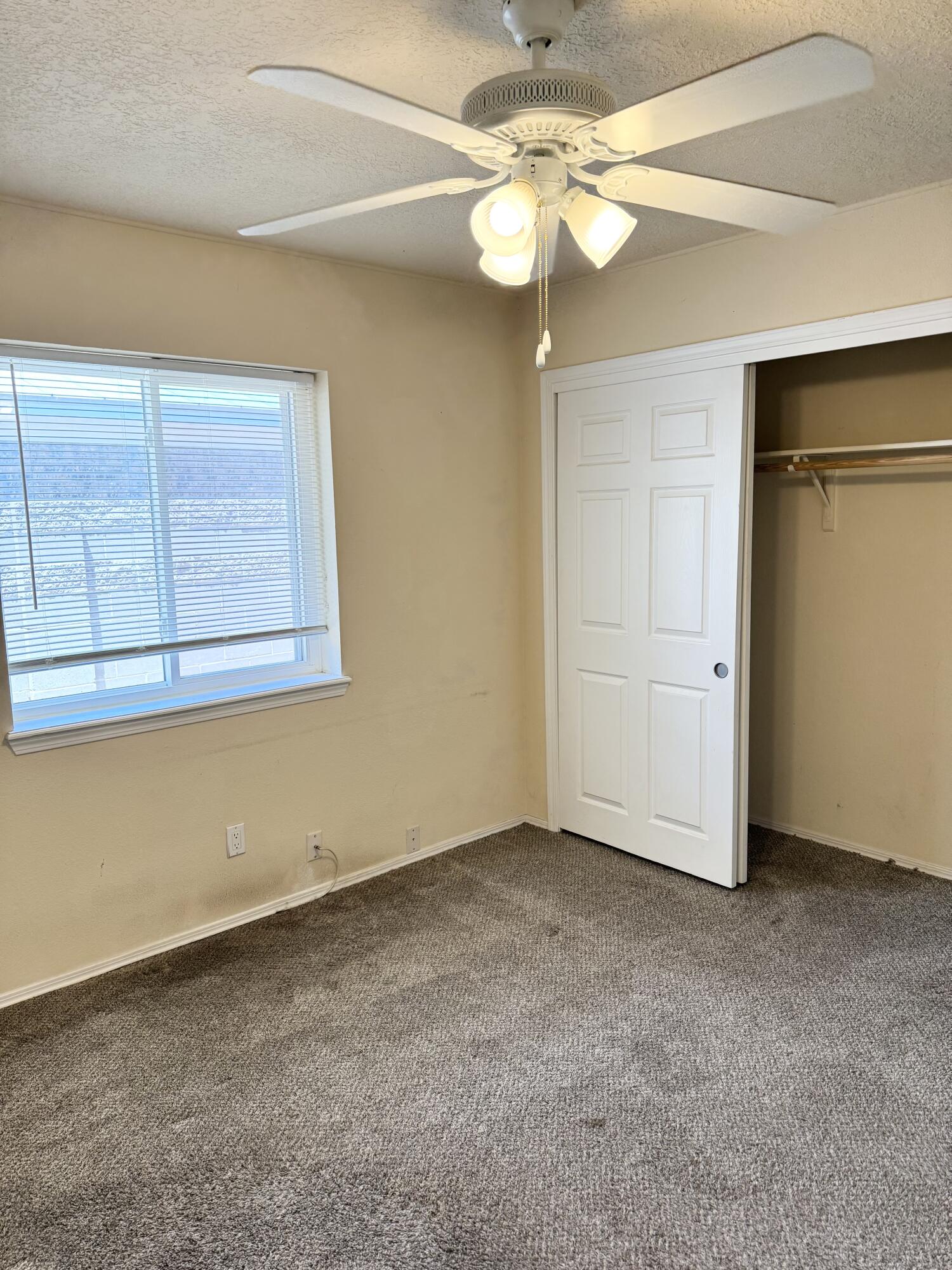 Photo 10 — 6205 Vista Montano Street NW