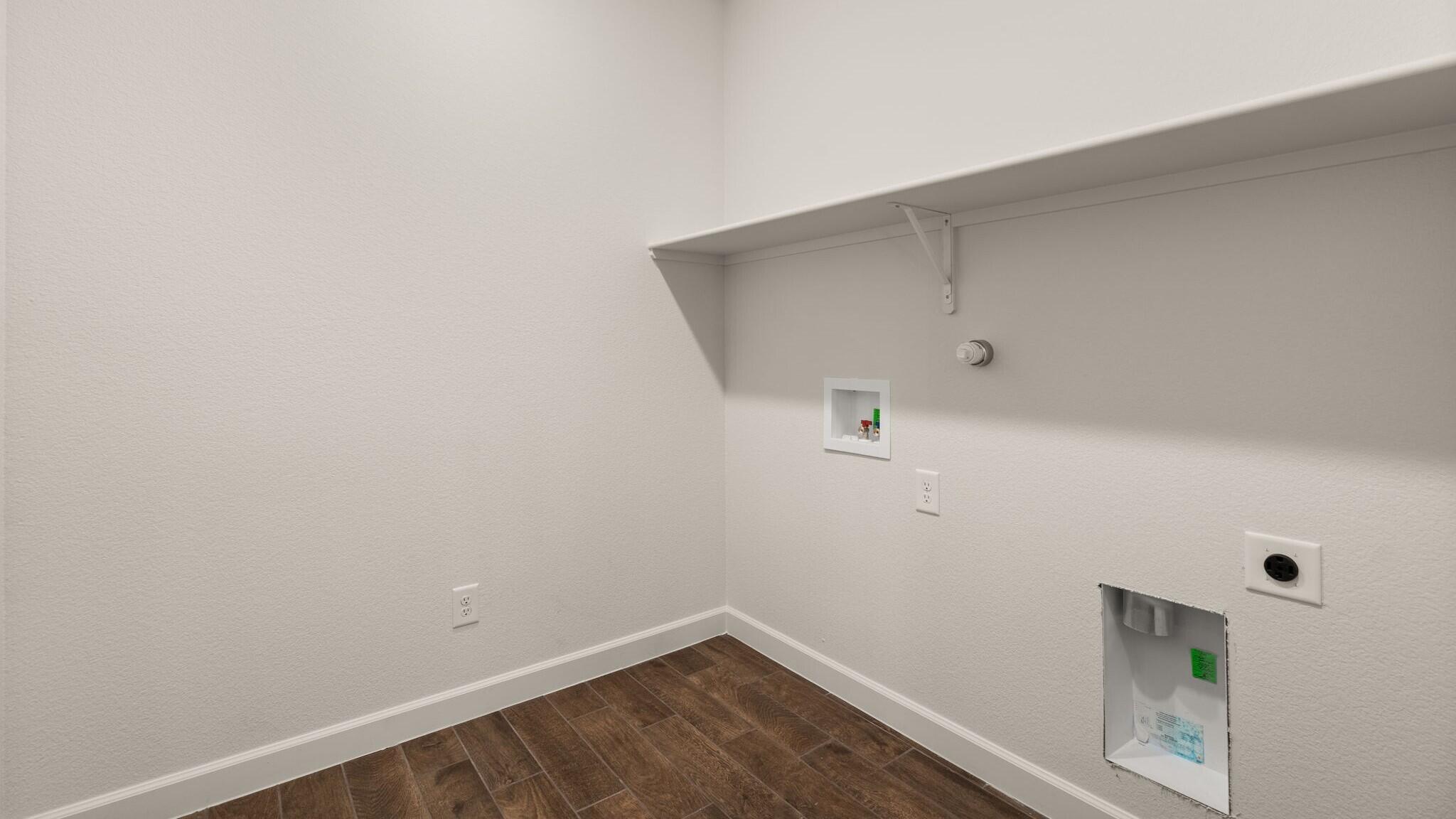 Photo 15 — 6739 Clayton Drive NE