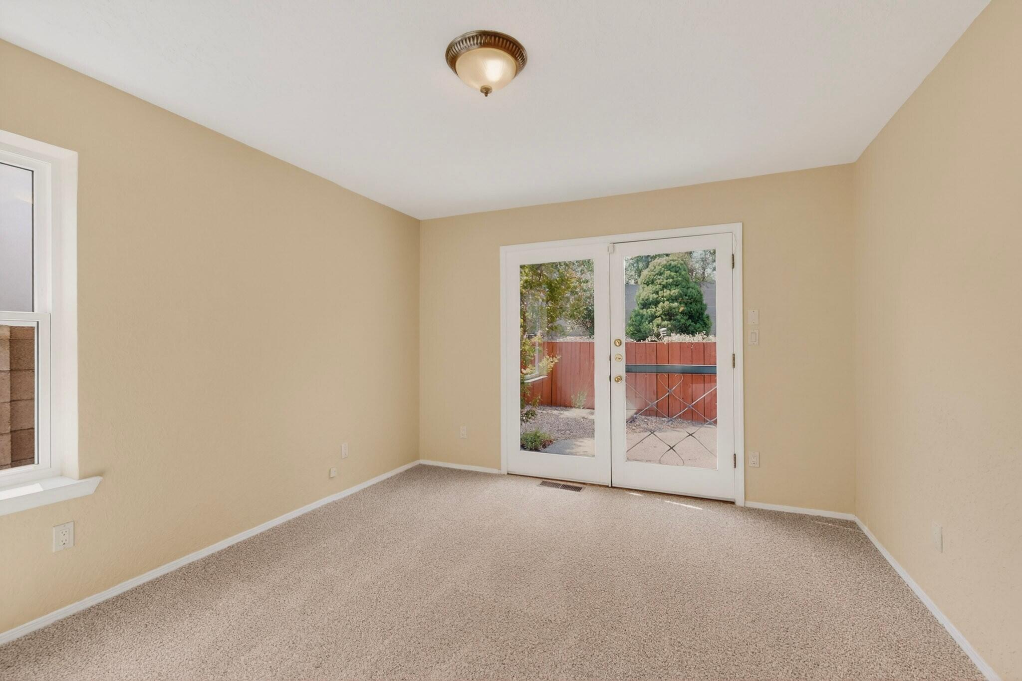 Photo 17 — 9504 San Rafael Avenue NE