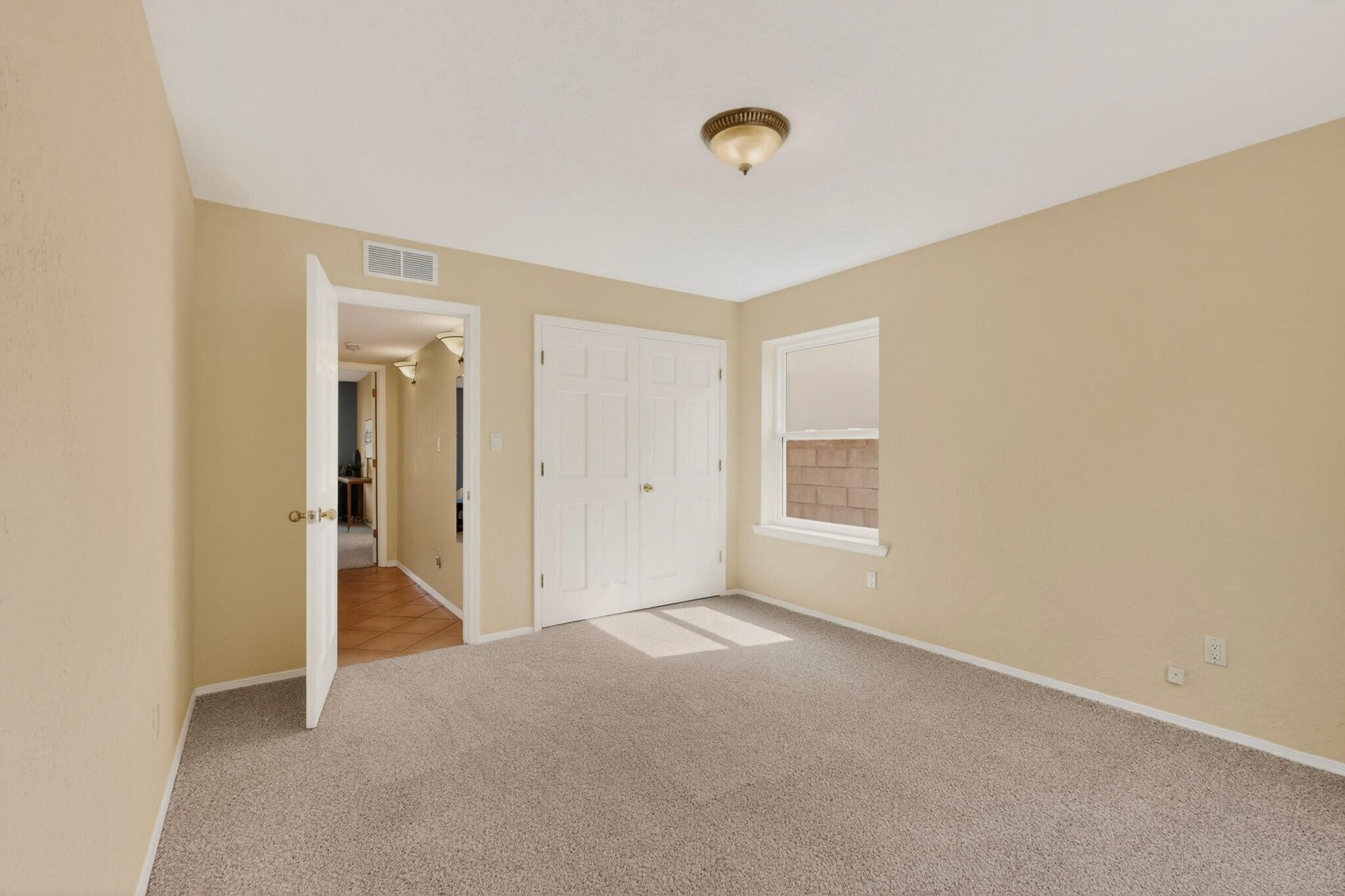 Photo 13 — 9504 San Rafael Avenue NE