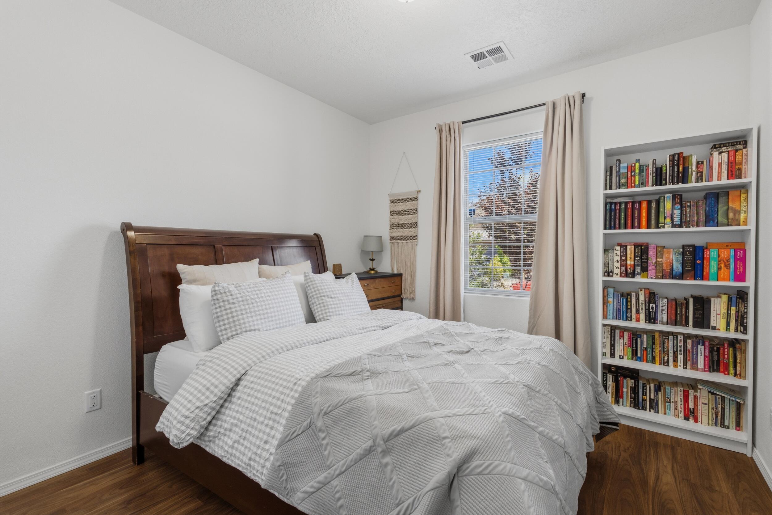 Photo 12 — 2027 White Dove Street SE
