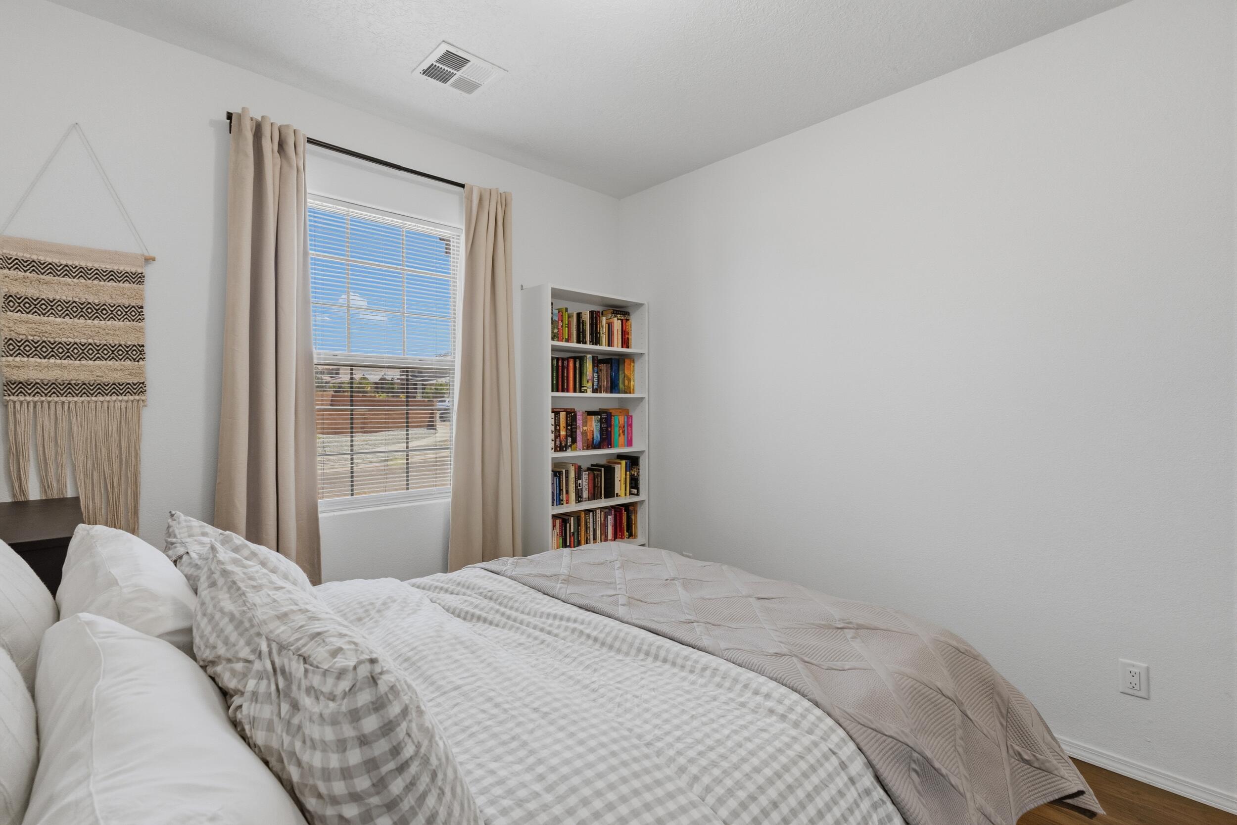Photo 11 — 2027 White Dove Street SE