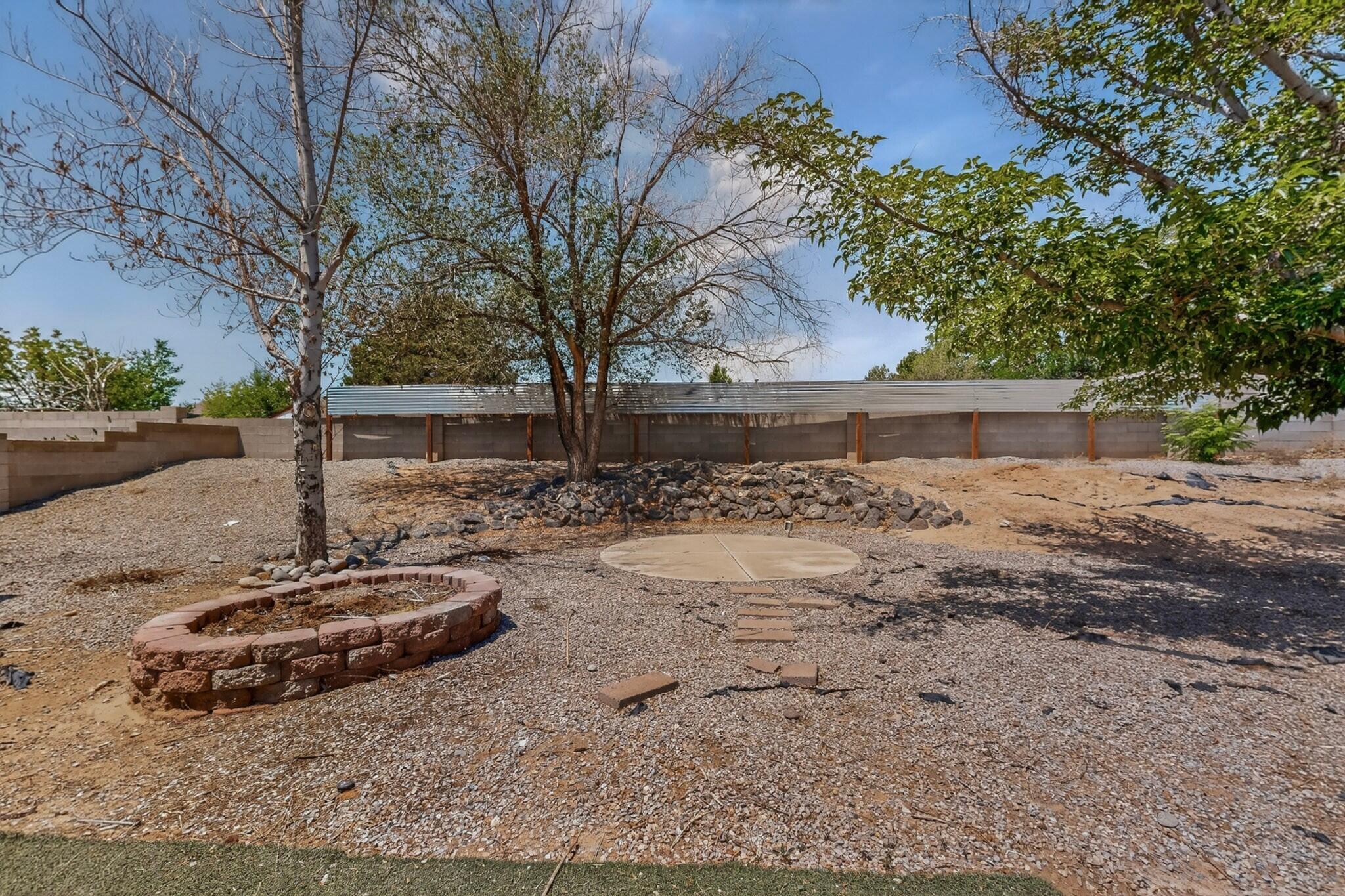 Photo 4 — 735 Stagecoach Road SE
