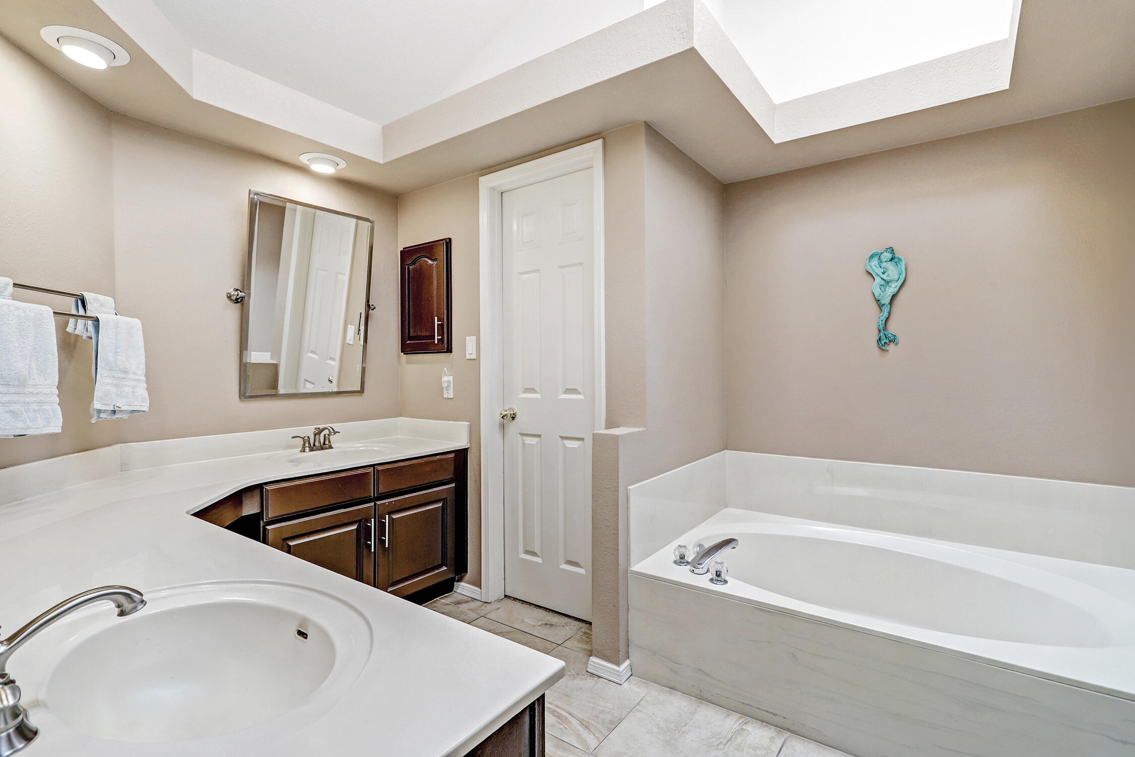 Photo 5 — 1211 Blue Quail Road NE