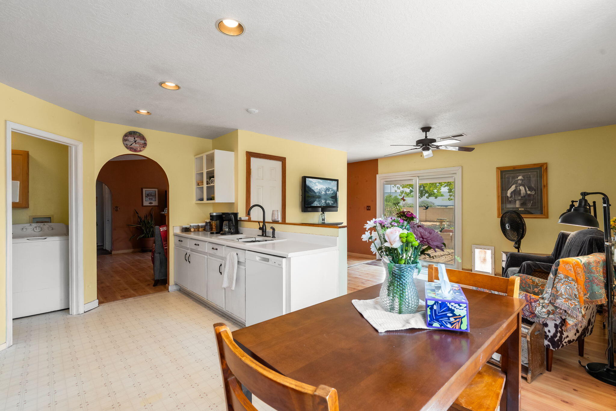 Photo 7 — 7541 Mackenzie Drive NE