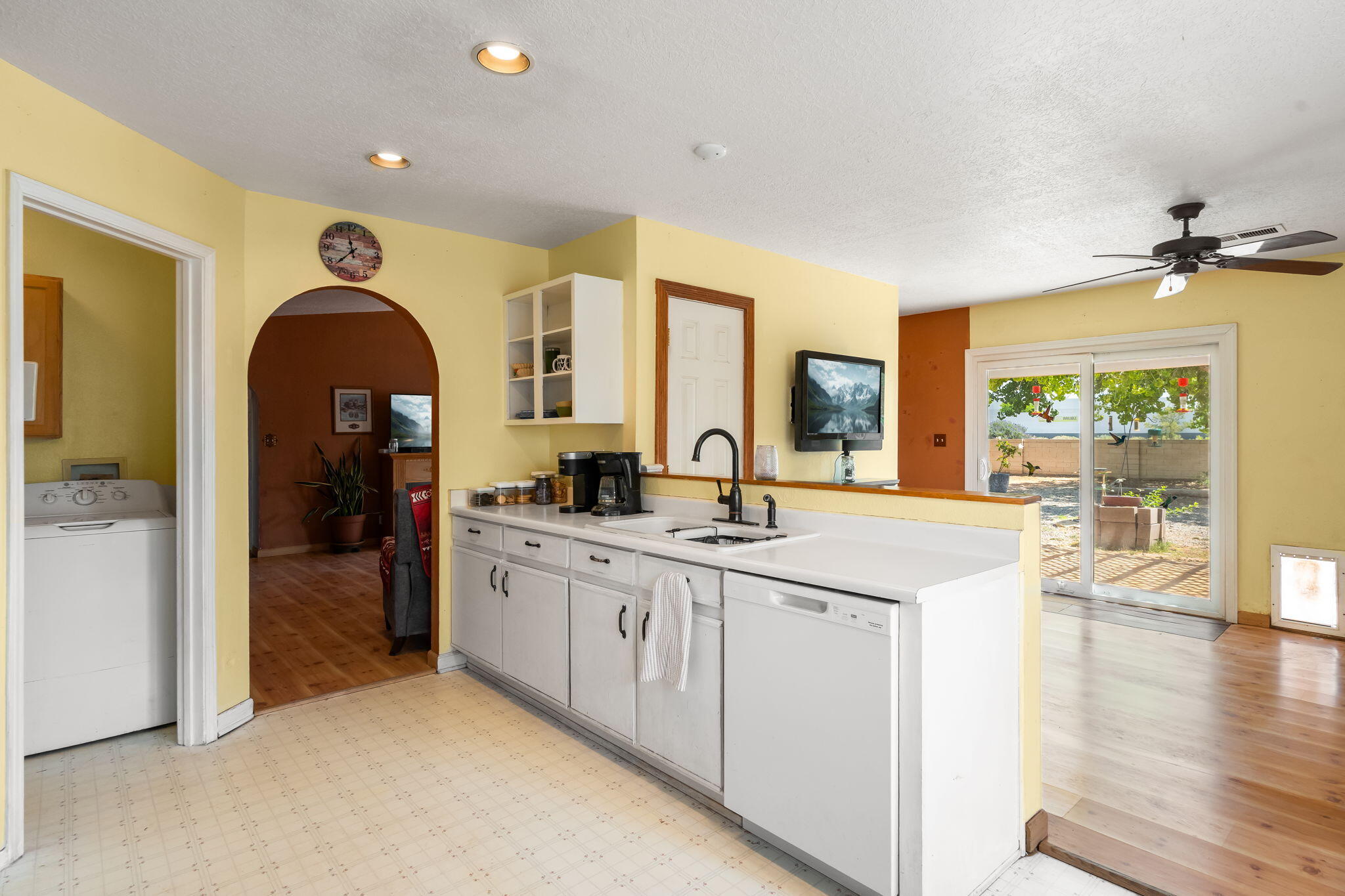 Photo 8 — 7541 Mackenzie Drive NE